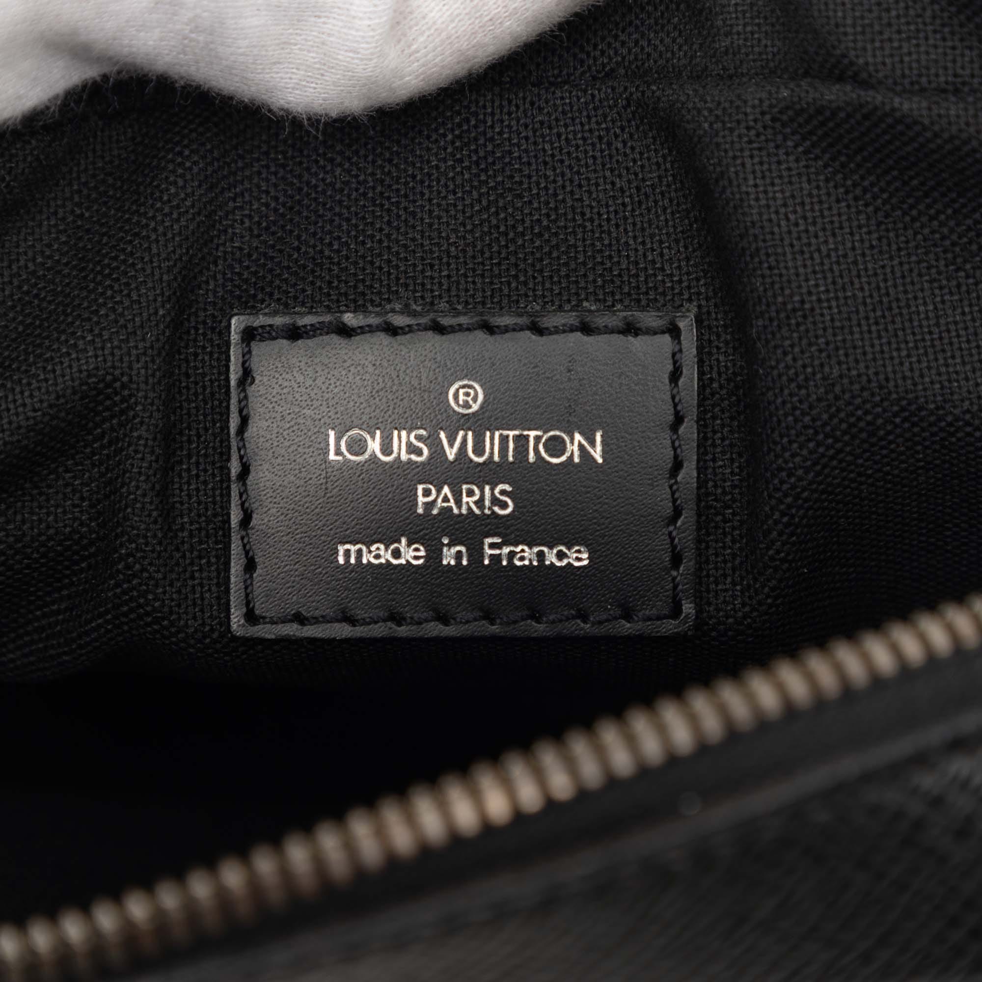 Louis Vuitton Taiga Sayan