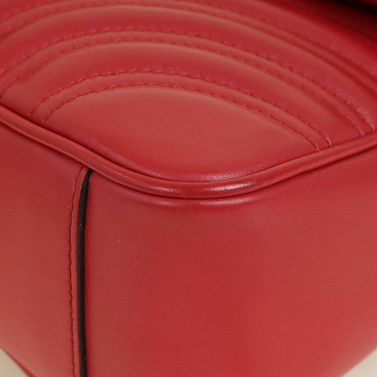 Gucci Red GG Marmont Matelasse Medium Shoulder Bag