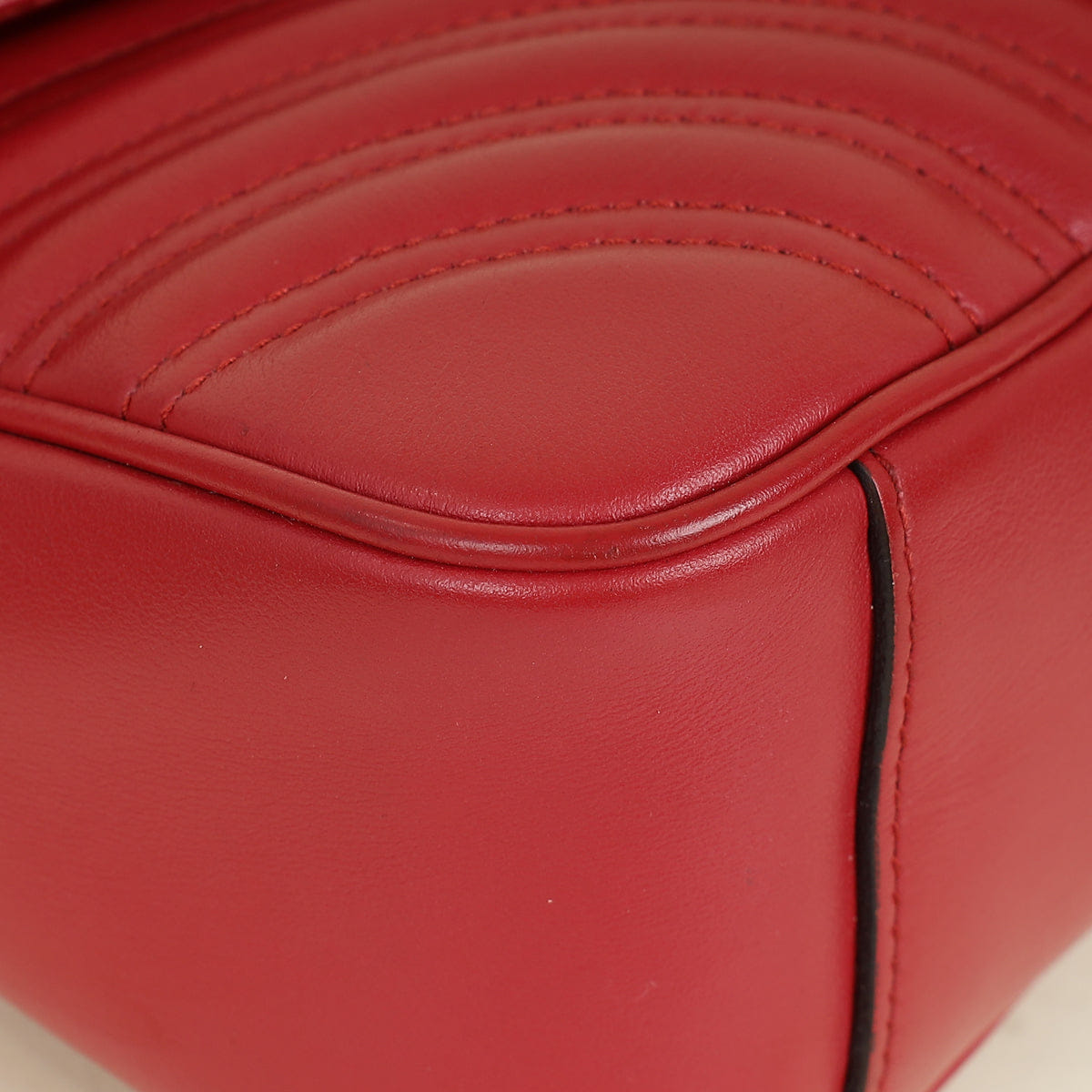 Gucci Red GG Marmont Matelasse Medium Shoulder Bag
