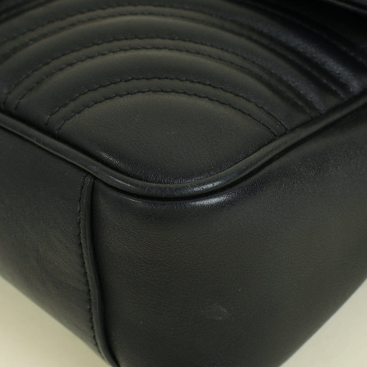 Gucci Black GG Marmont Medium Shoulder Bag