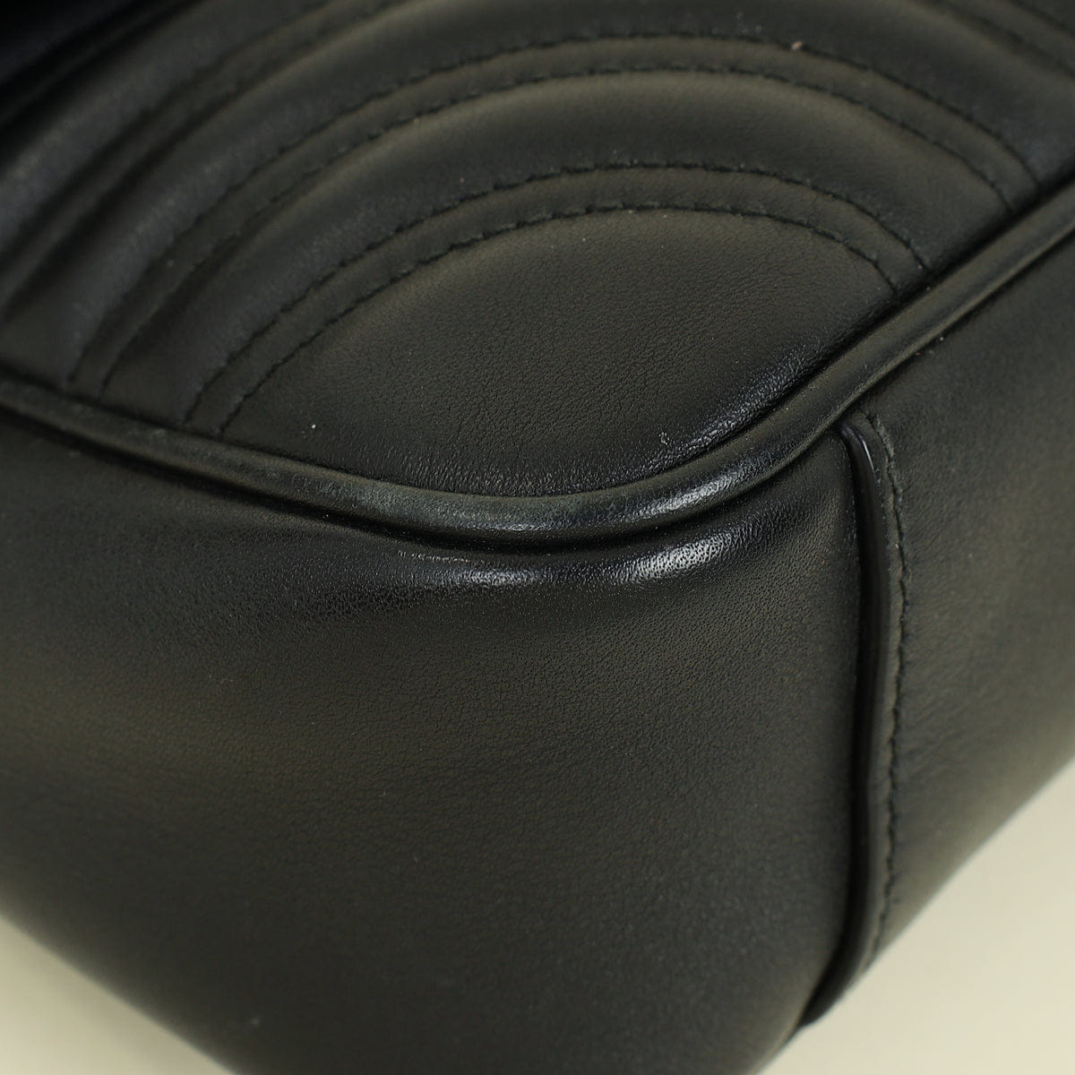 Gucci Black GG Marmont Medium Shoulder Bag