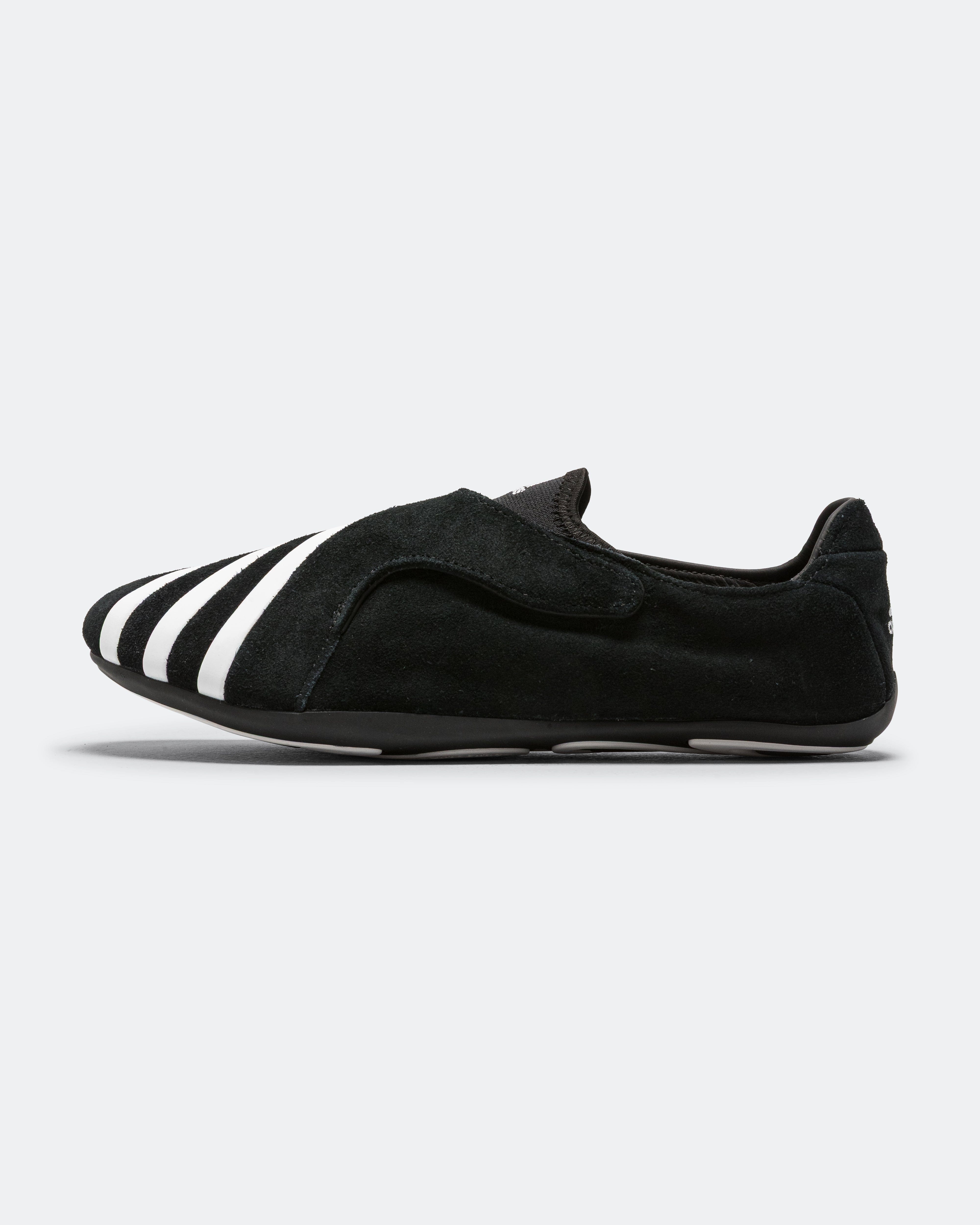 adidas Virginia Yoga Vario Flat Earth by Pharrell - Core Black/Footwear White - Core Black