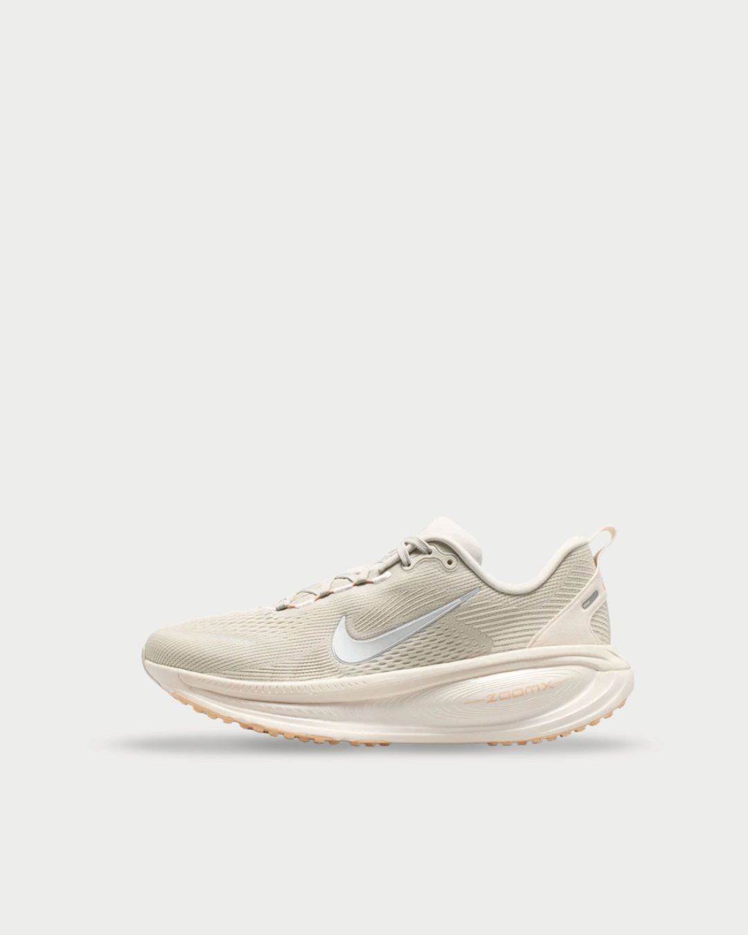 Nike WMNS Nike Vomero 18 - Light Bone/Arctic Orange/Ice Peach/Metallic Silver