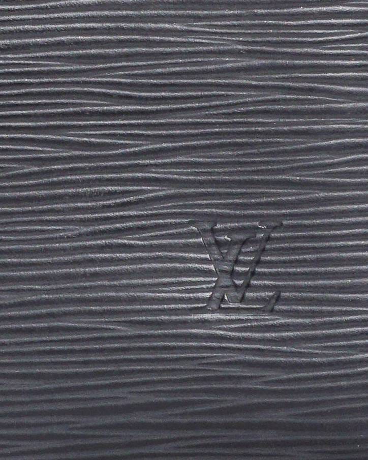 Louis Vuitton Black Epi Leather Pochette Shoulder Bag