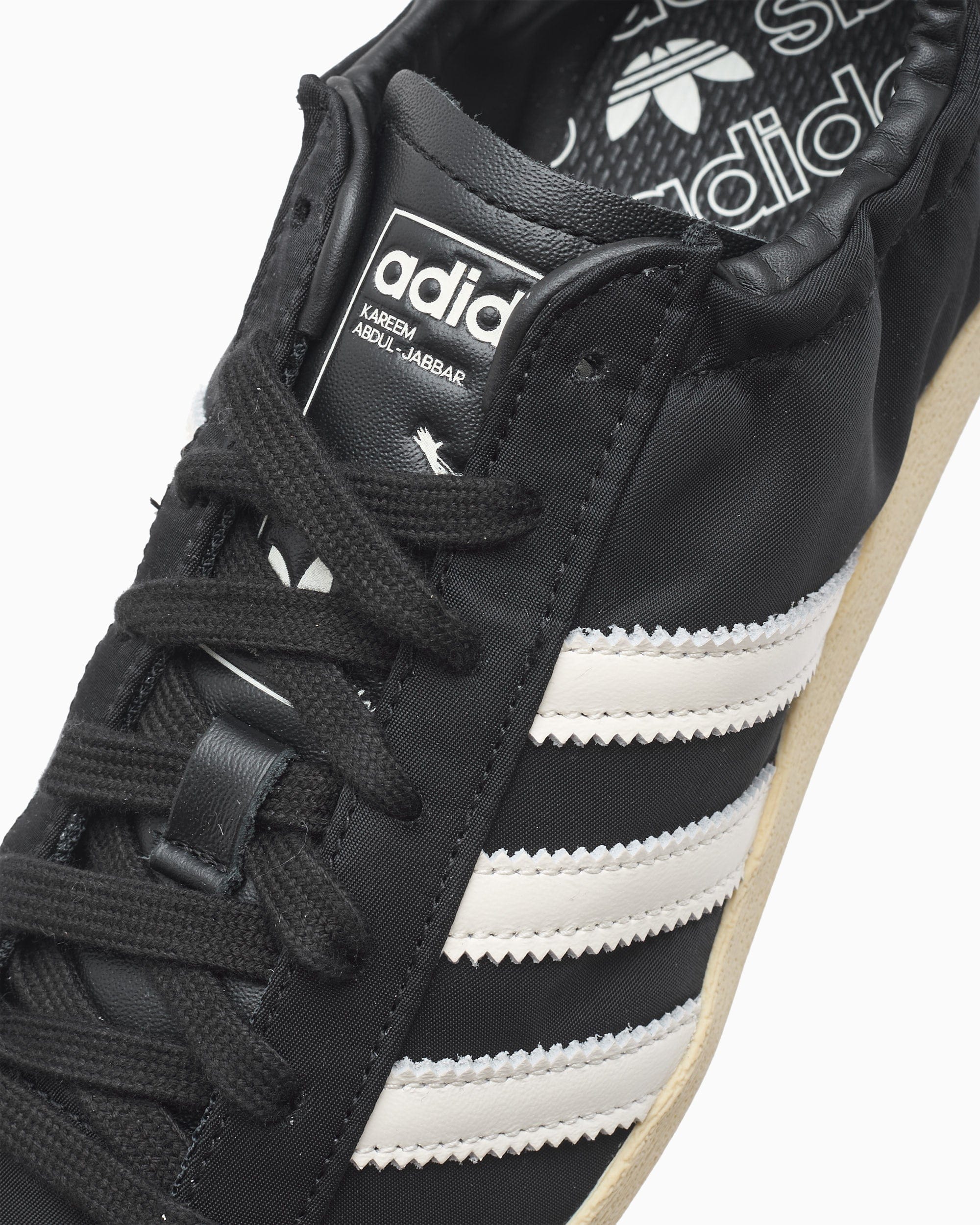 adidas Jabbar Low Scrunch