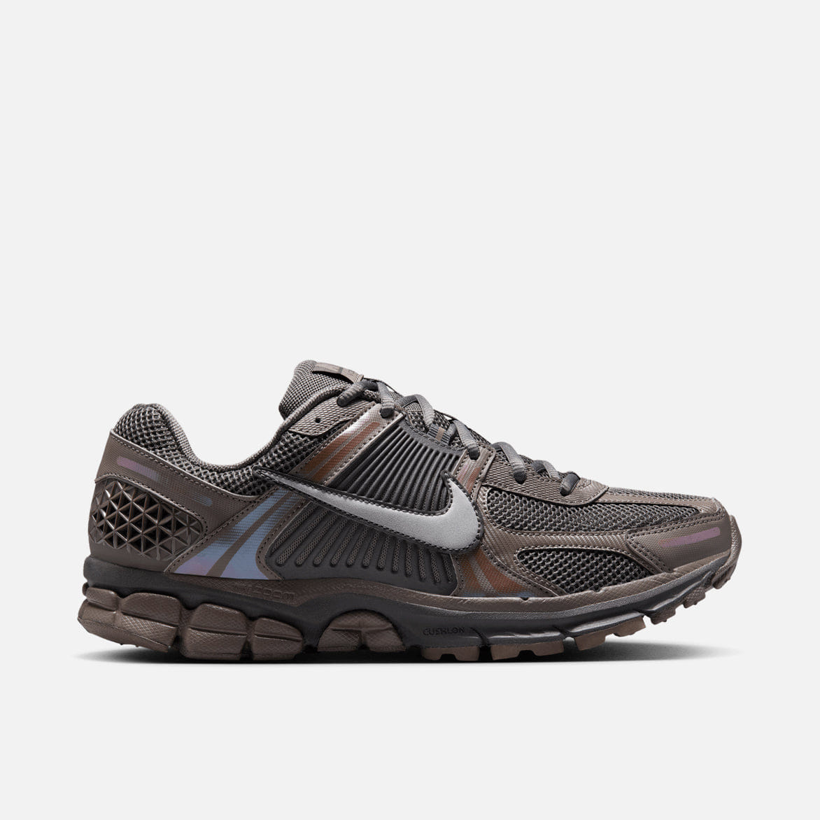 Nike ZOOM VOMERO 5 - CAVE STONE / METALLIC SILVER