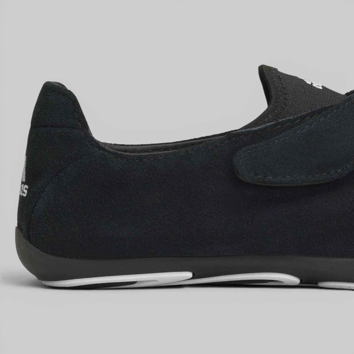 adidas X Pharrell Williams Vario Flat Earther - Black/White