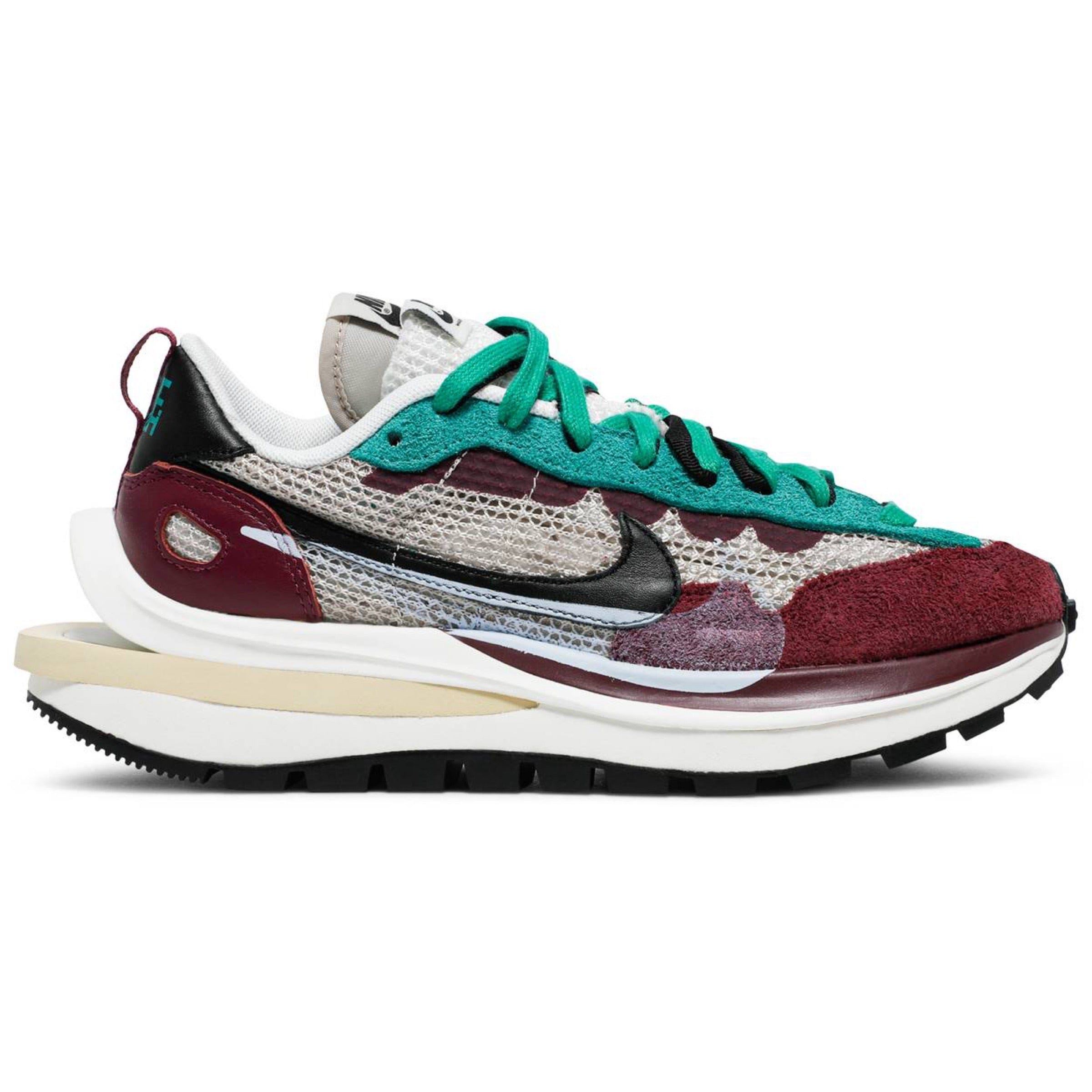 Nike Sacai x Nike VaporWaffle Villain Red