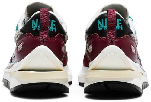 Nike Sacai x Nike VaporWaffle Villain Red
