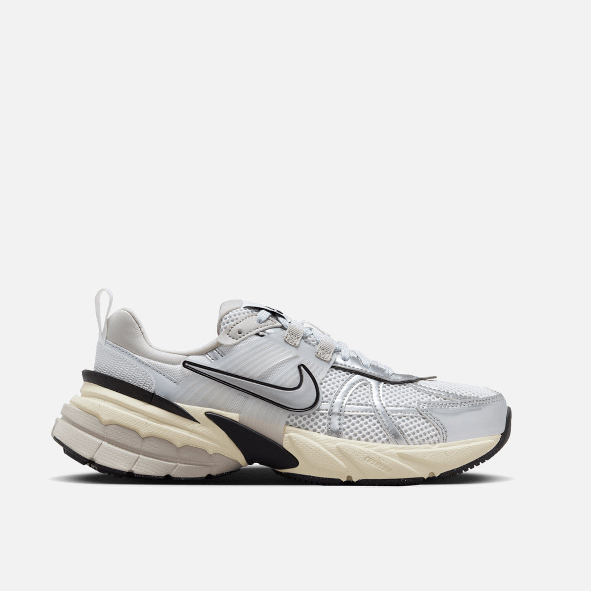 Nike WMNS V2K RUN - SUMMIT WHITE / METALLIC SILVER