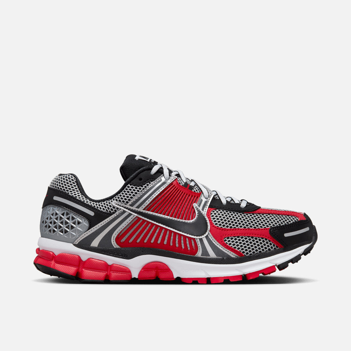 Nike ZOOM VOMERO 5 - METALLIC SILVER / UNIVERSITY RED / BLACK