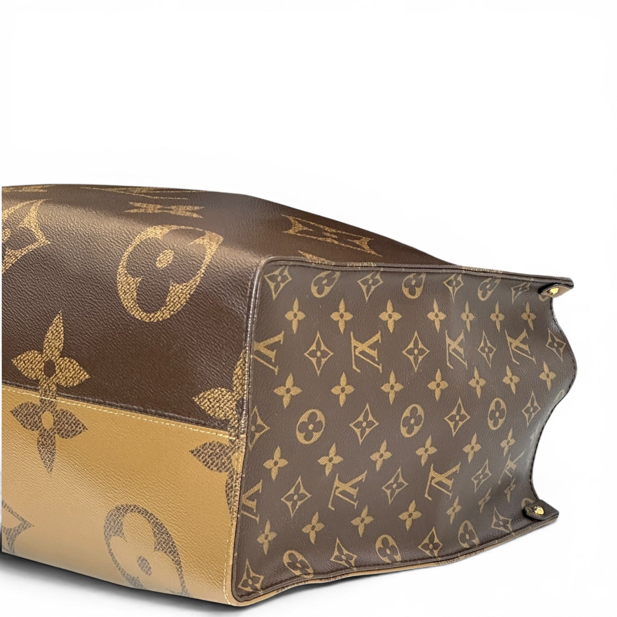 Louis Vuitton OnTheGo MM Giant Reverse Monogram Canvas