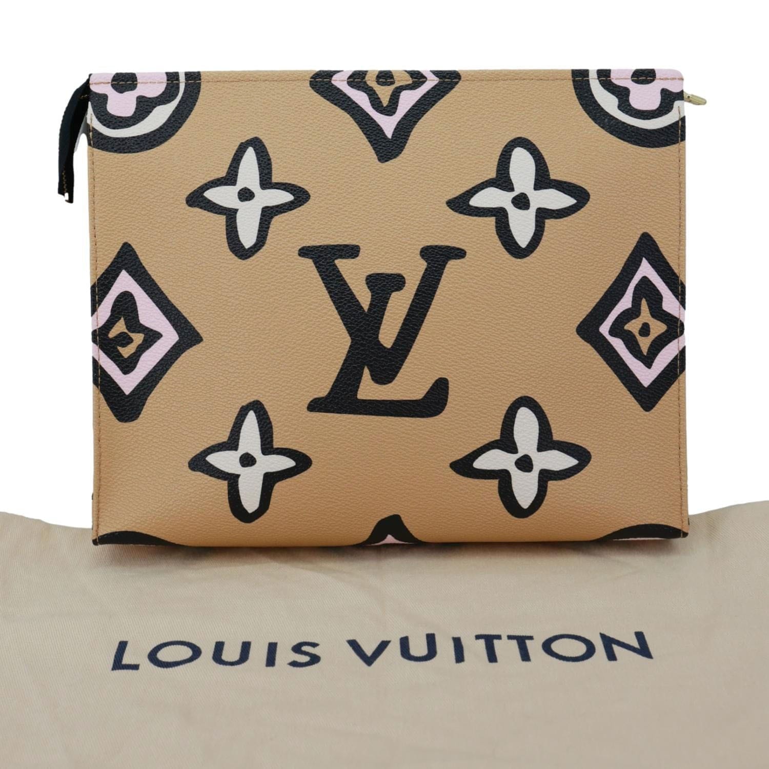 LOUIS VUITTON Wild At Heart Toiletry 26 Monogram Giant Cosmetics Pouch Multicolor