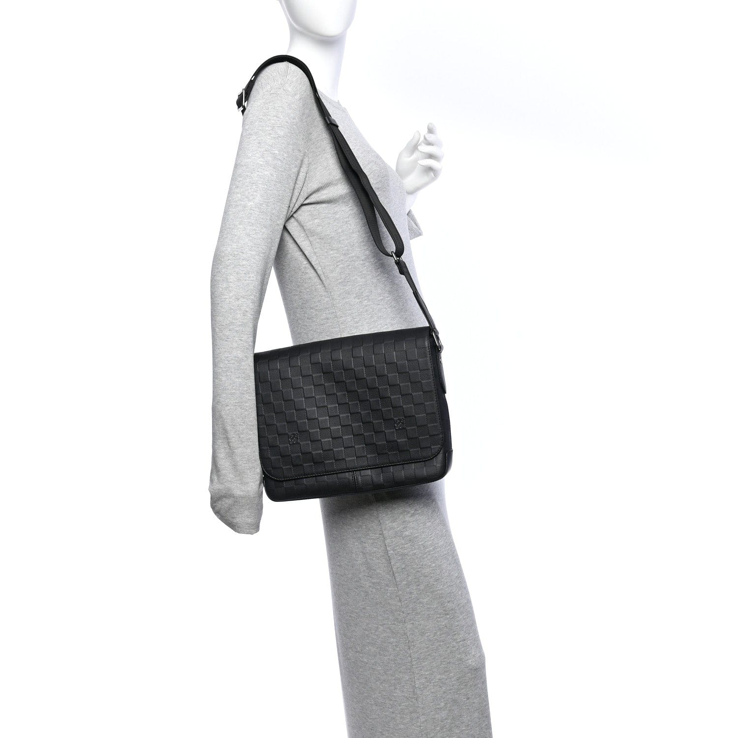 Louis Vuitton Damier Infini District Messenger Onyx