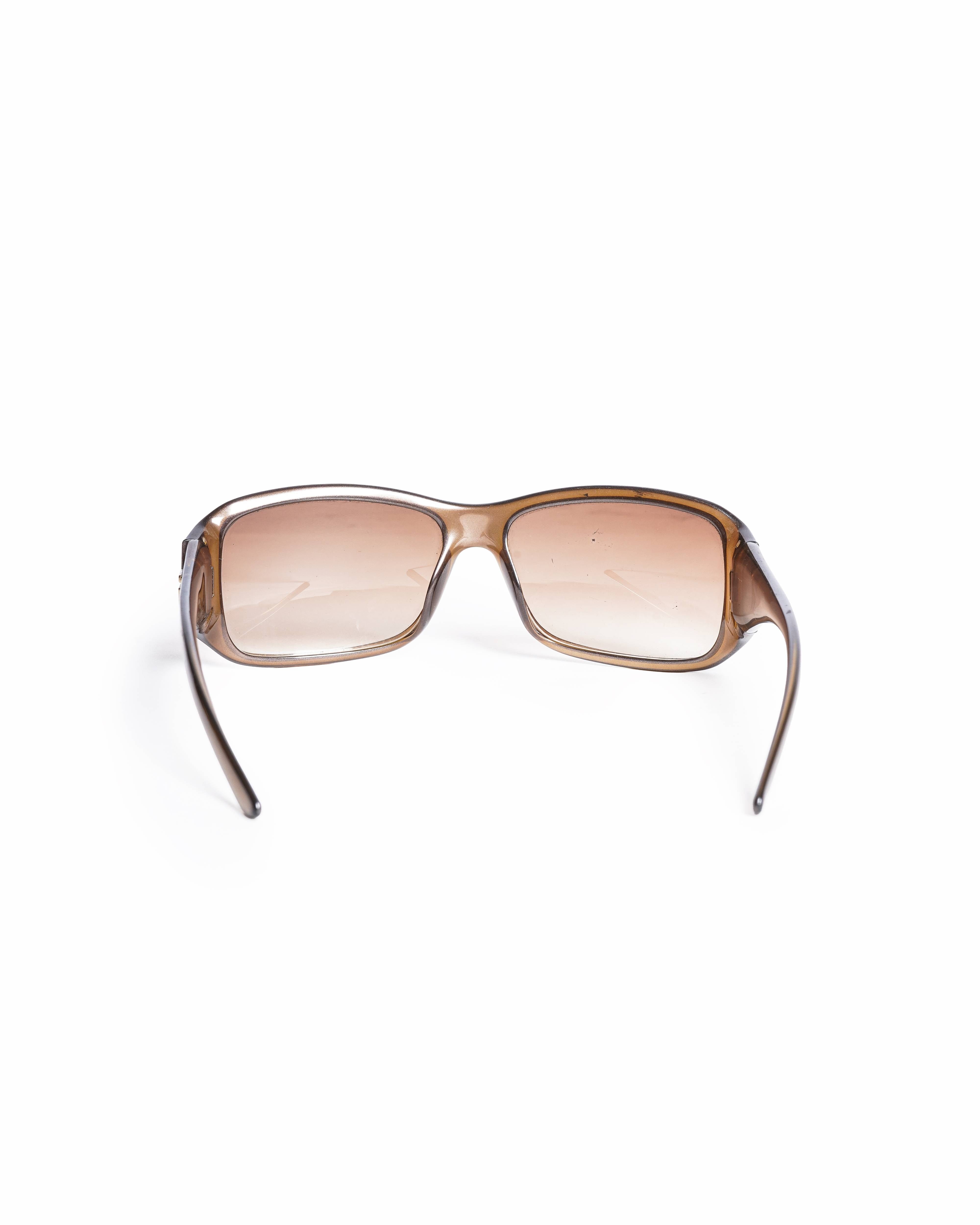 Gucci Sunglasses Light Brown Square Frames With Gradient Lenses