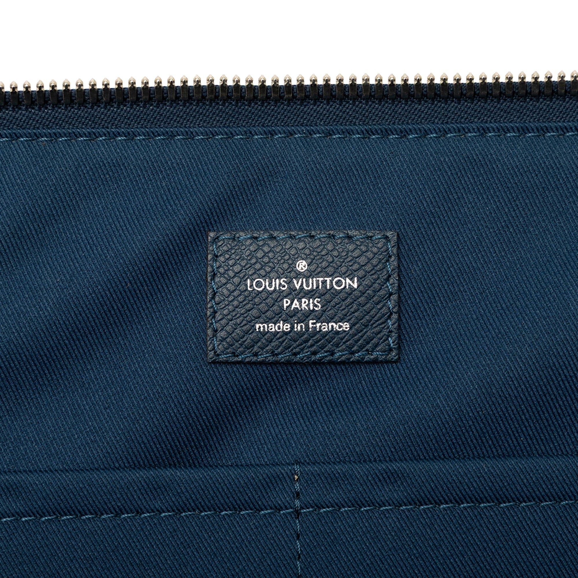 Louis Vuitton Taiga Porte Documents Slim