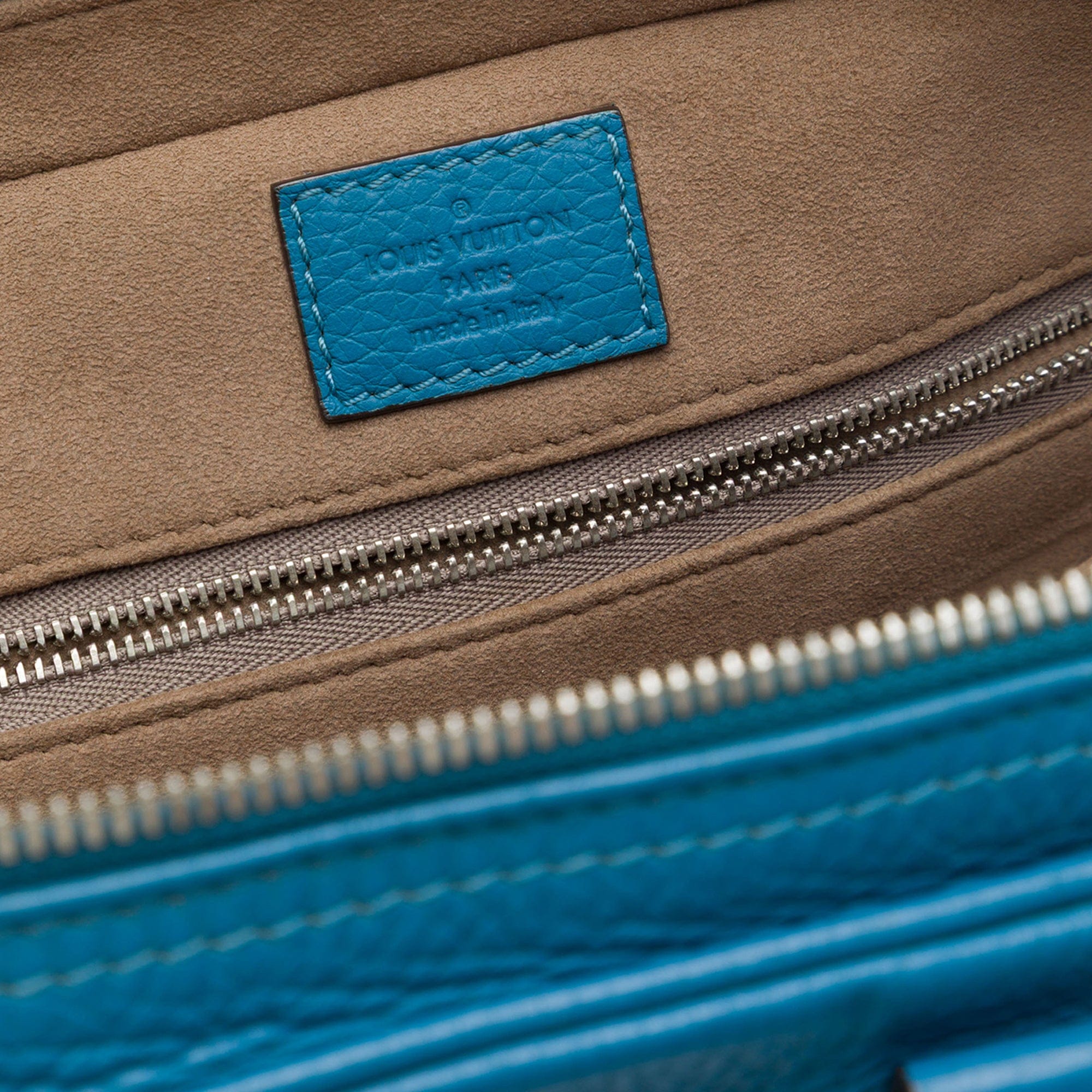 Louis Vuitton Grained Calfskin Porte Documents Voyage