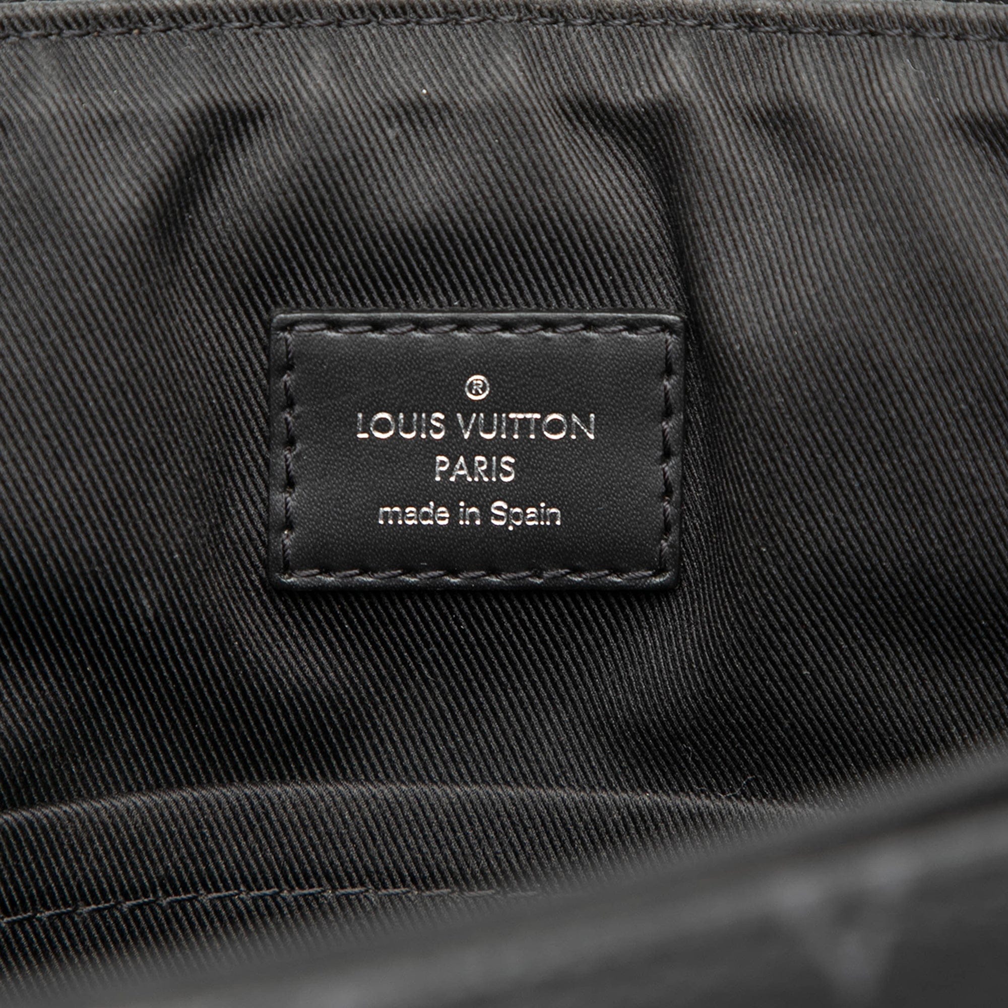 Louis Vuitton Monogram Eclipse District MM