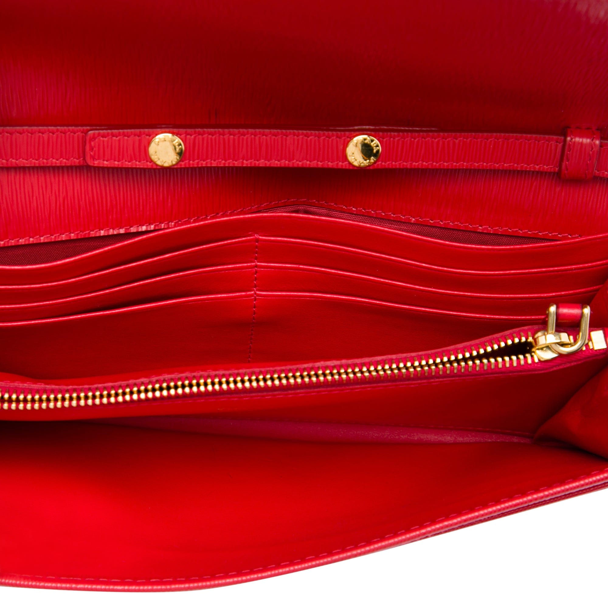 Prada Vitello Move Wallet on Chain