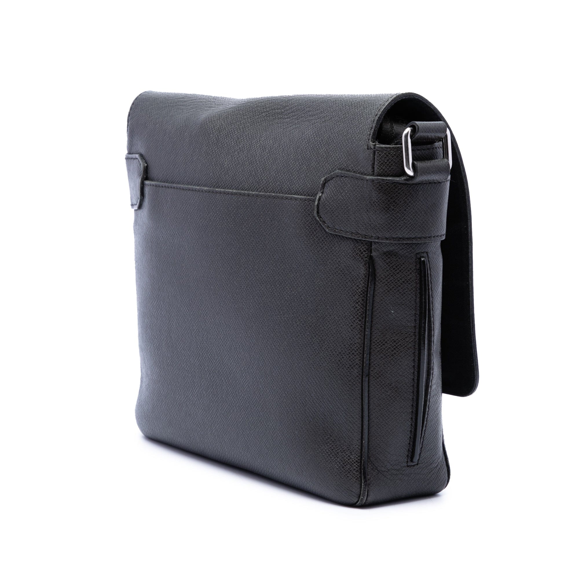 Louis Vuitton Taiga Roman MM