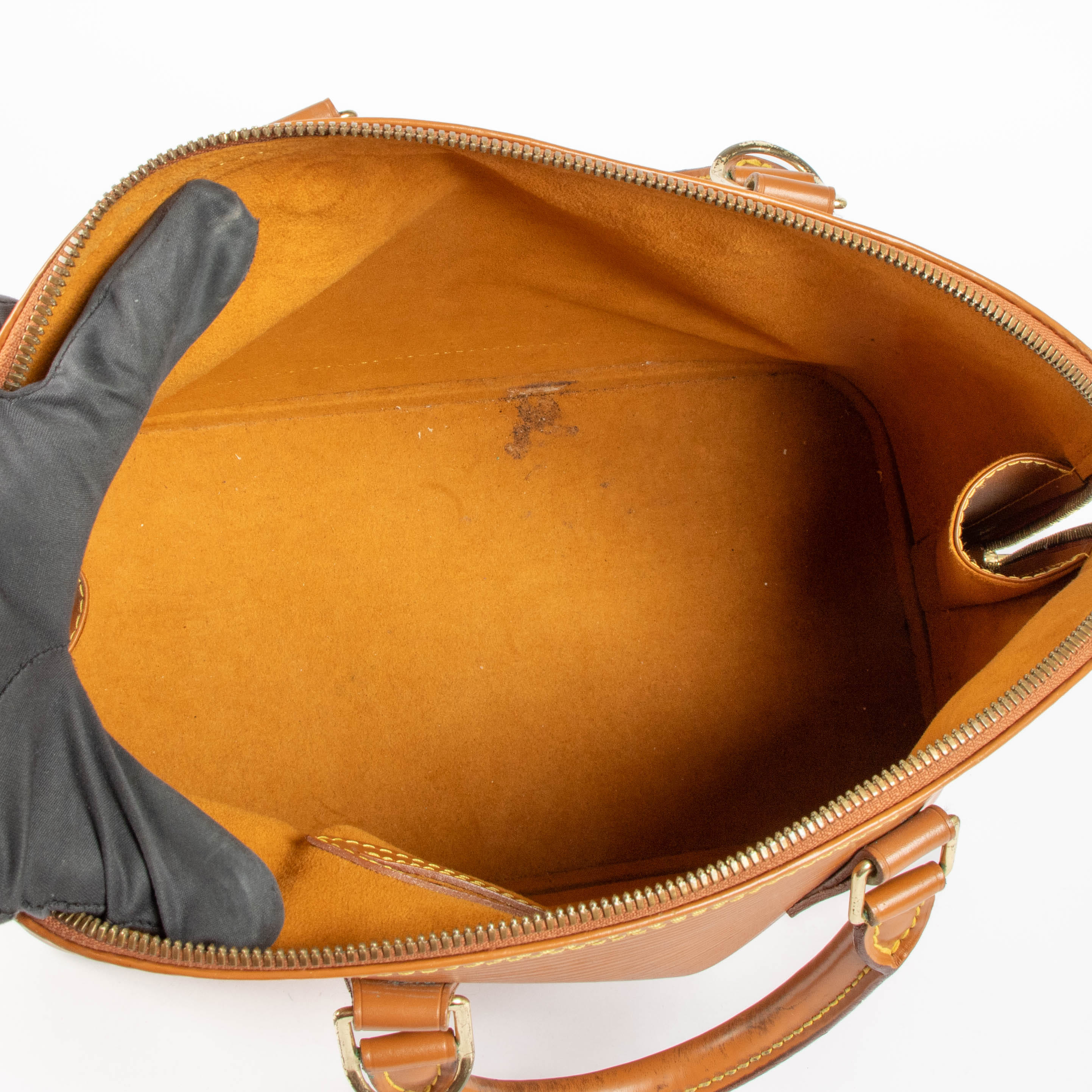 Louis Vuitton Cannelle Epi Alma PM Bag