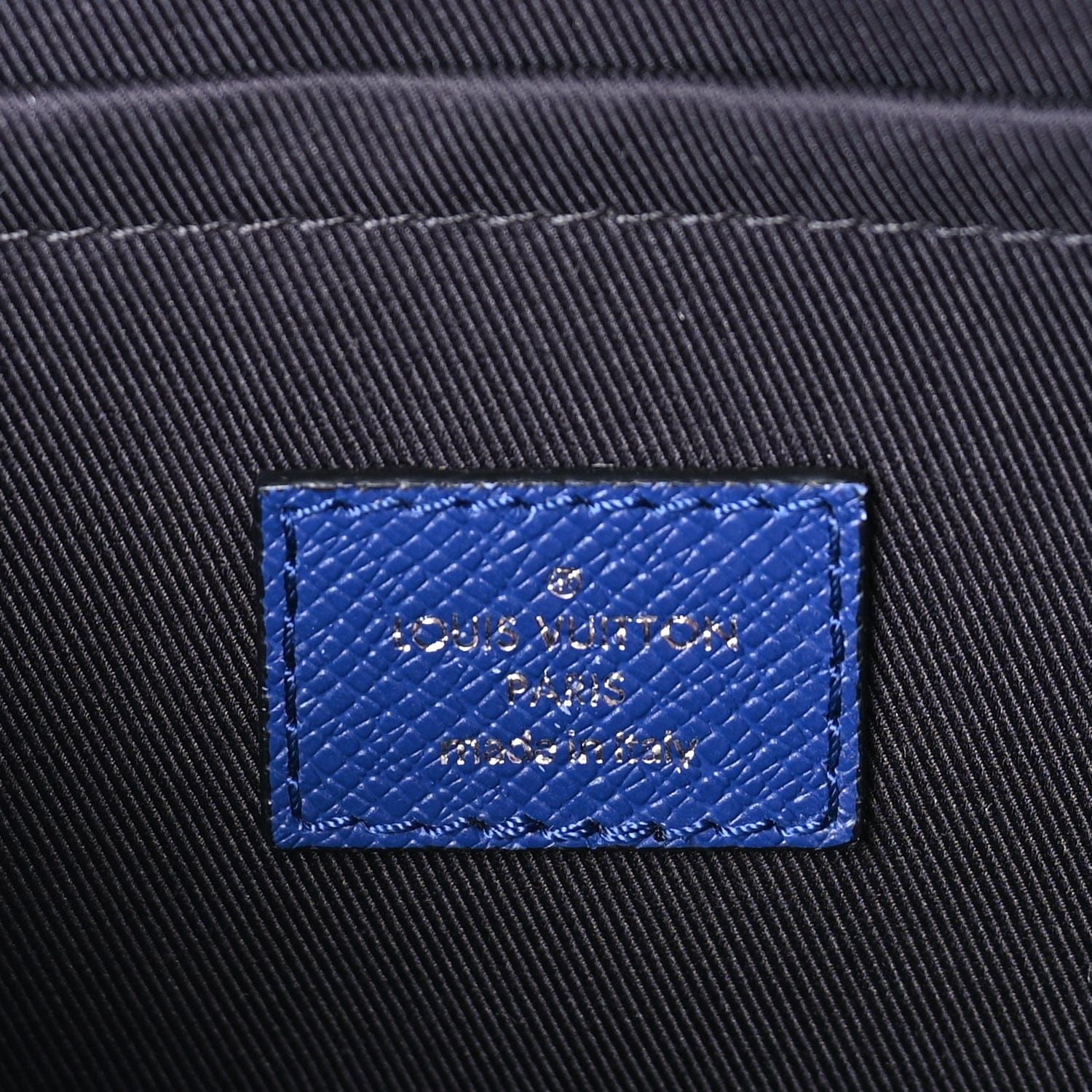 Louis Vuitton Taiga Monogram Outdoor Messenger Cobalt