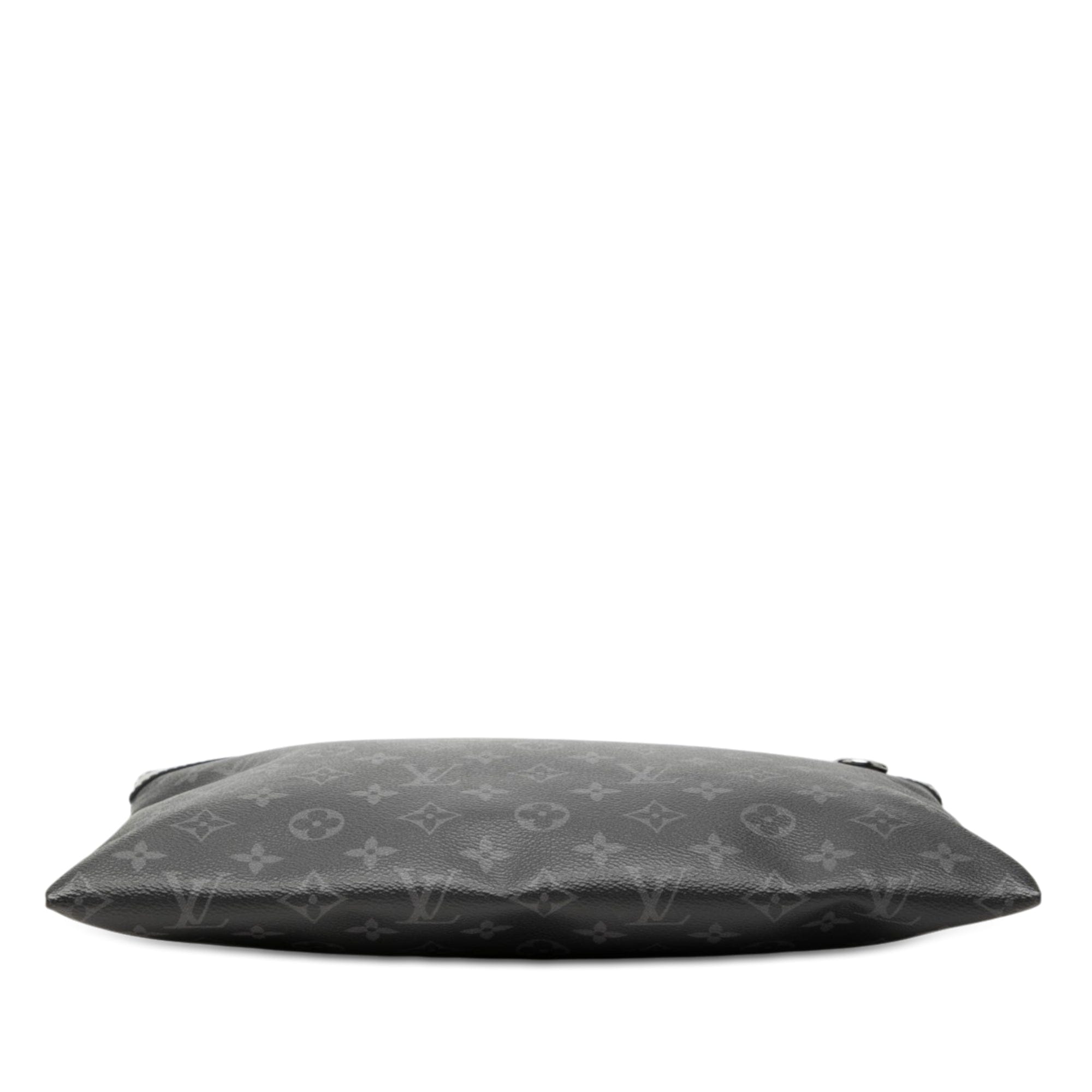 Louis Vuitton Monogram Eclipse Discovery Pochette GM