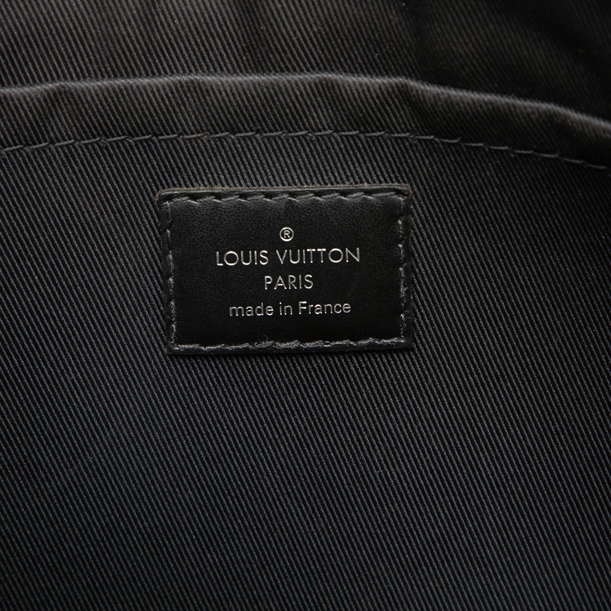 Louis Vuitton Monogram Eclipse Discovery Pochette GM