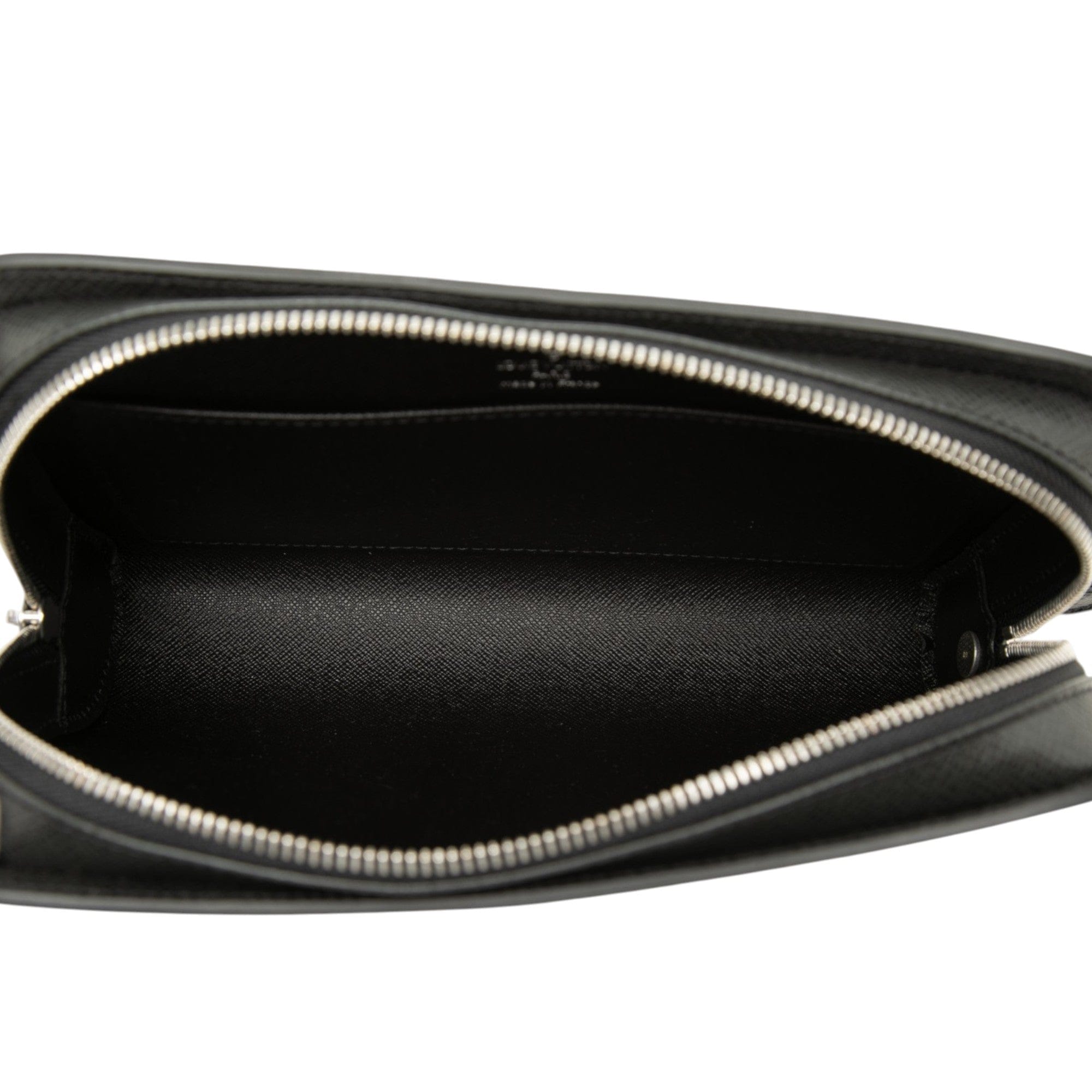 Louis Vuitton Taiga Pochette Baikal