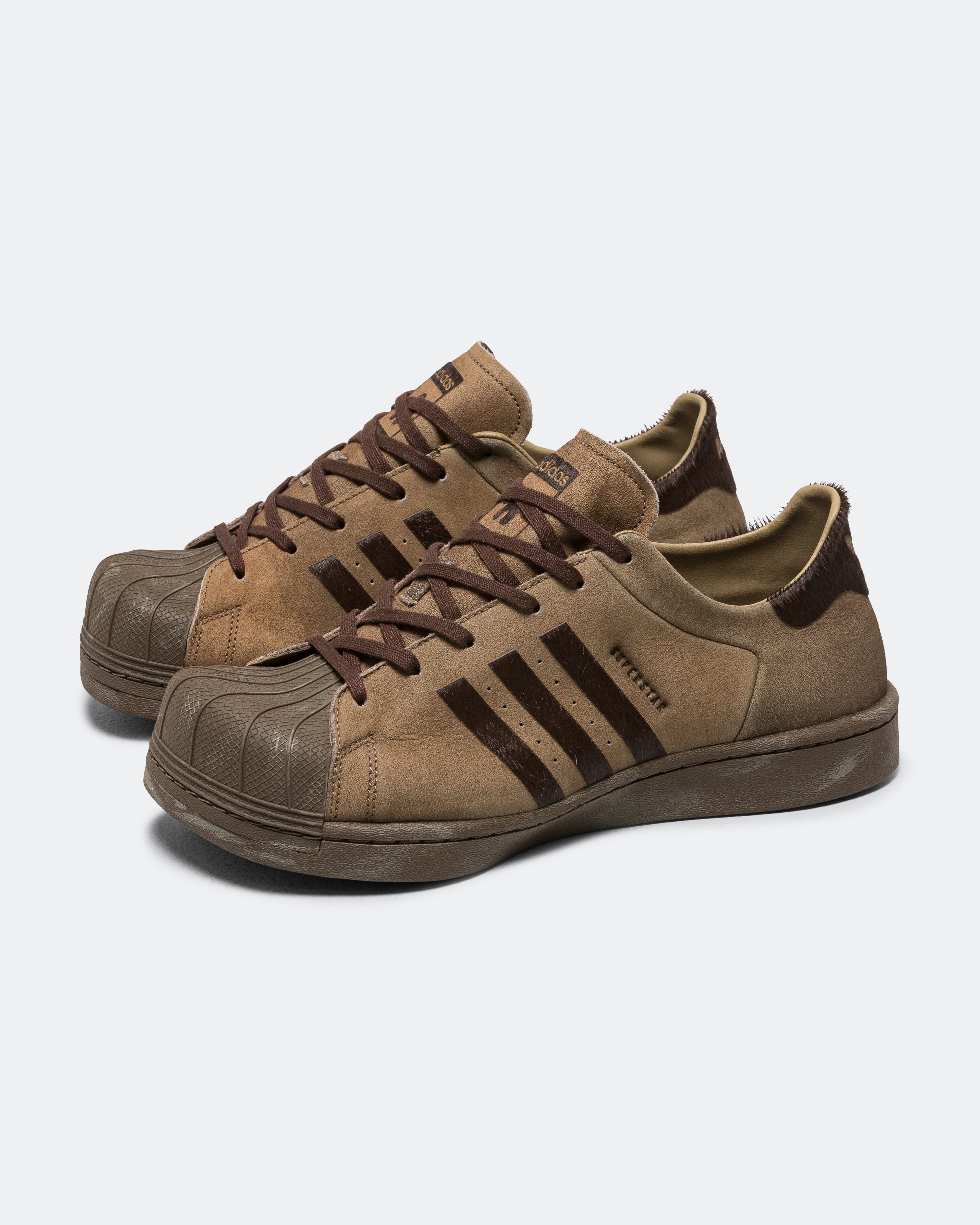 adidas Womens SST Shaved x AVAVAV - Dark Brown/Elmwood