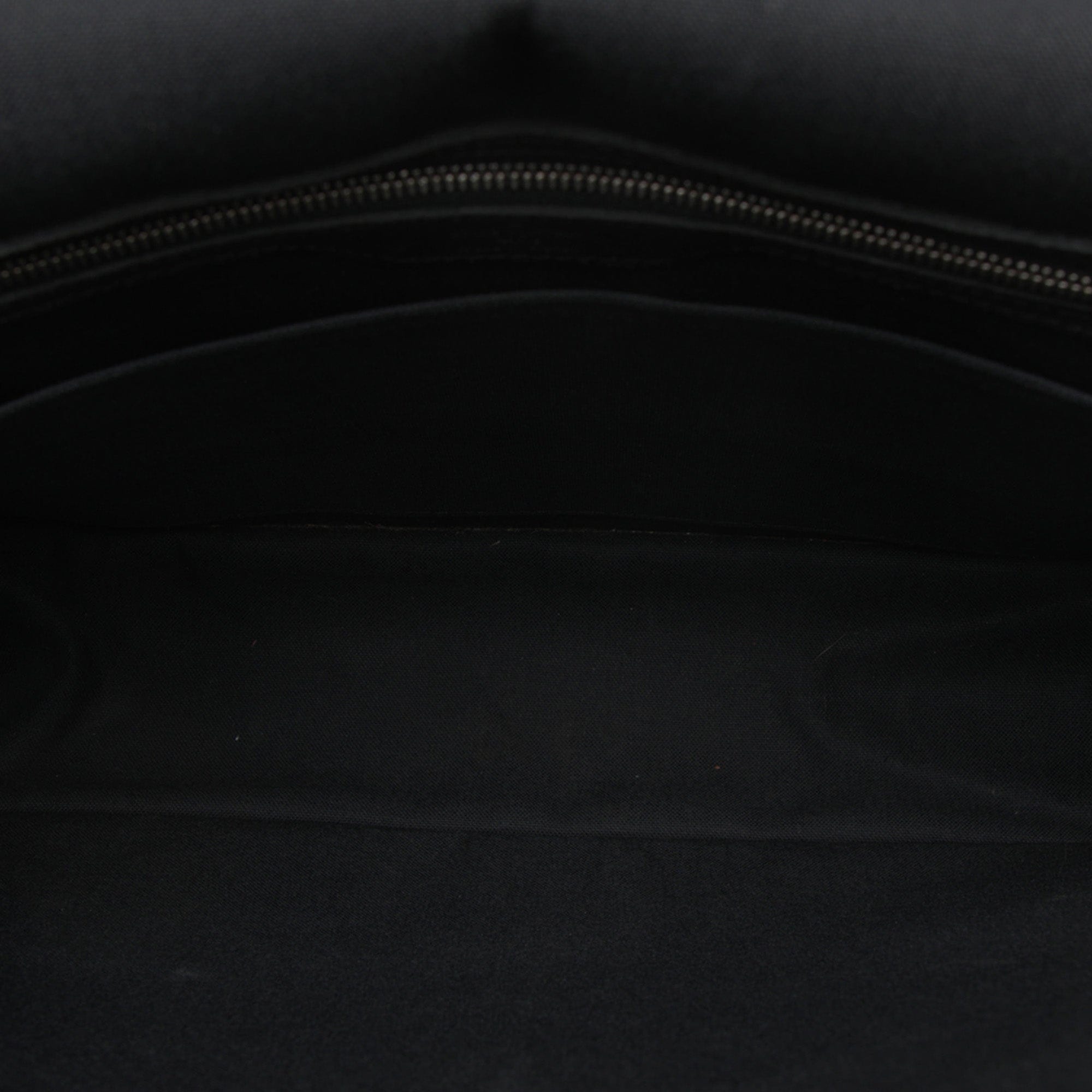 Louis Vuitton Taiga Alexei Messenger