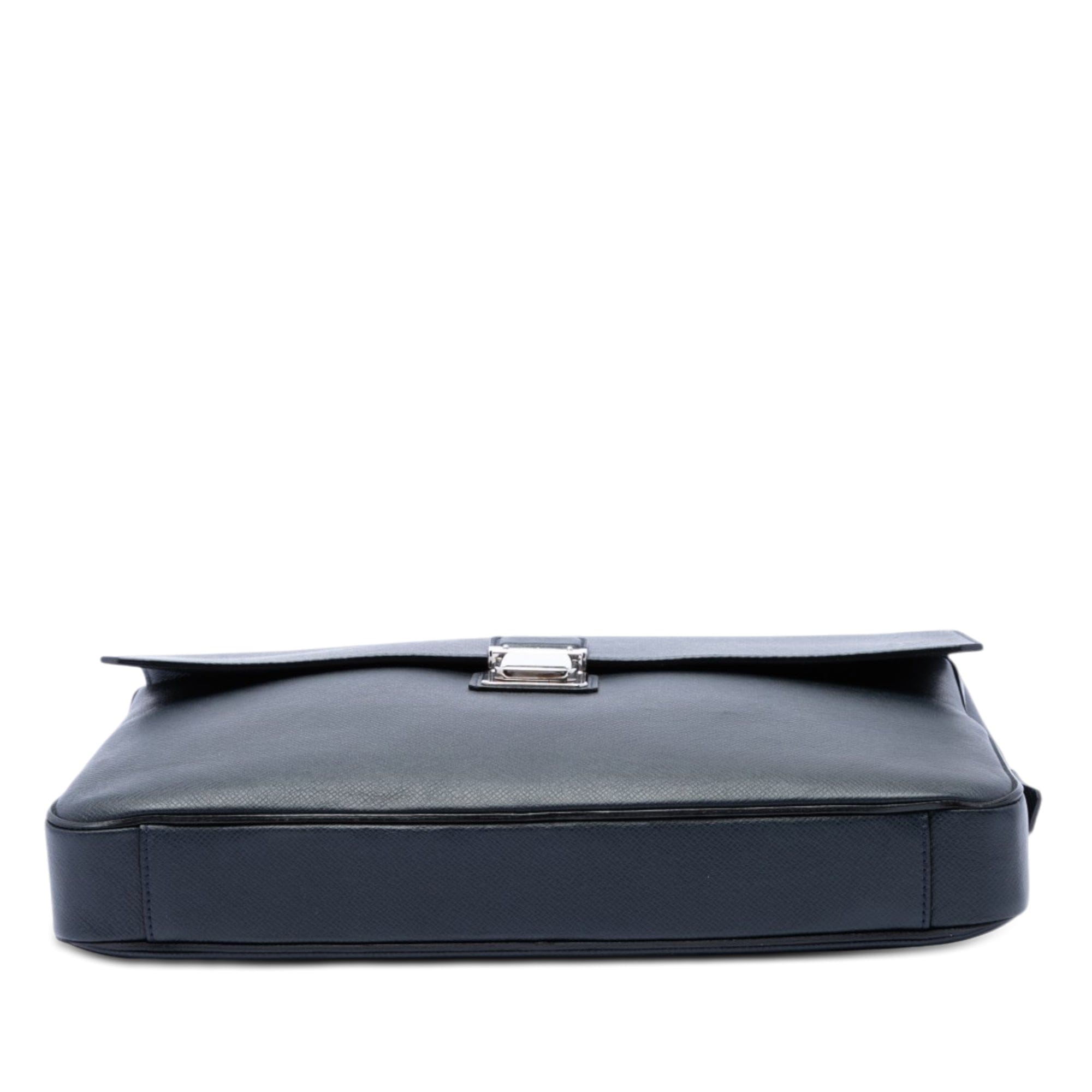 Louis Vuitton Taiga Vassili PM