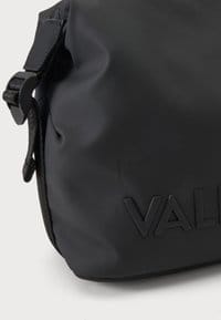 Valentino Axel Wash Bag Nero