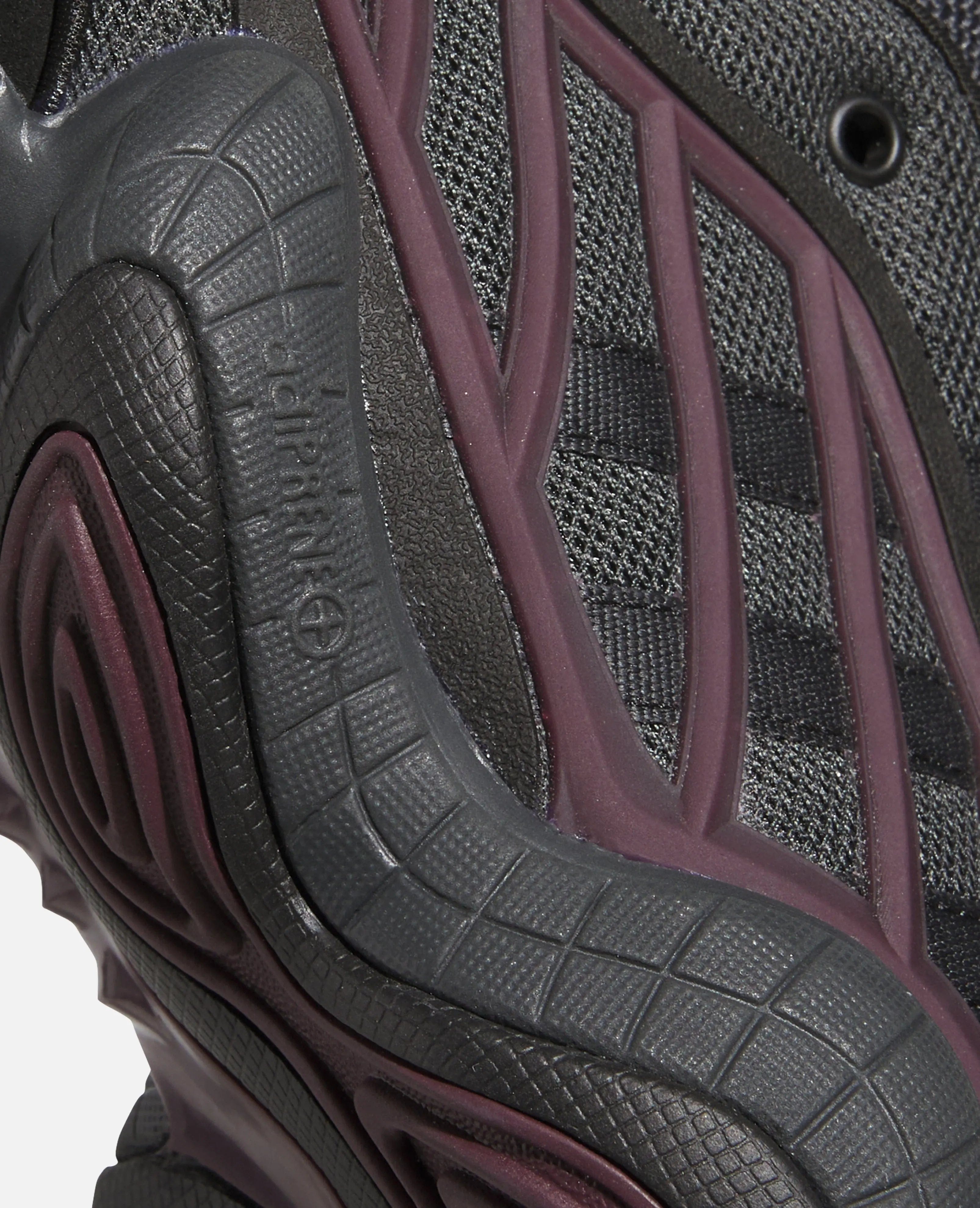 adidas Intimidation (Core Black/Maroon Carbon)