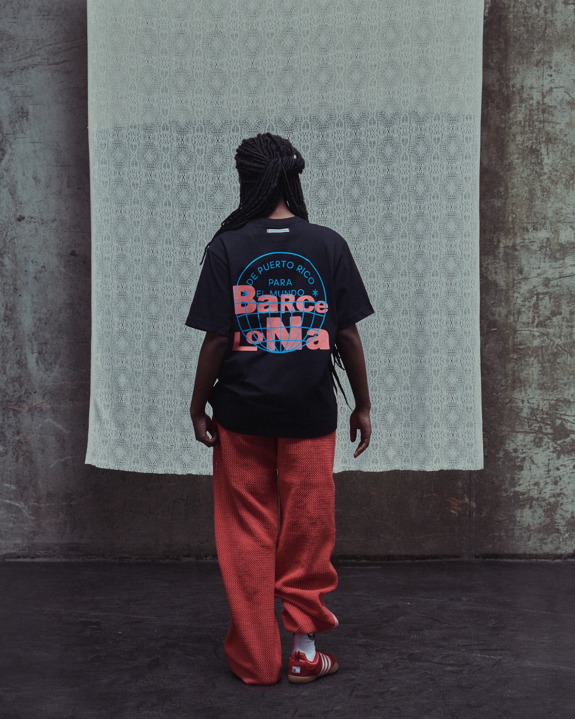 adidas Camiseta con gráfico Oversize adidas Originals x Bad Bunny DtMF Tour Merch Barcelona Heavyweight Unisex