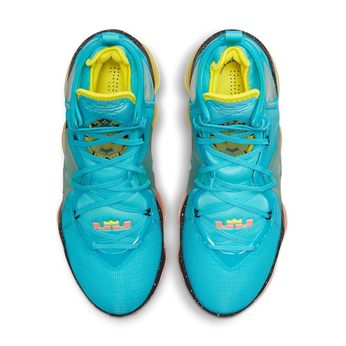 Nike LeBron 19 Christmas