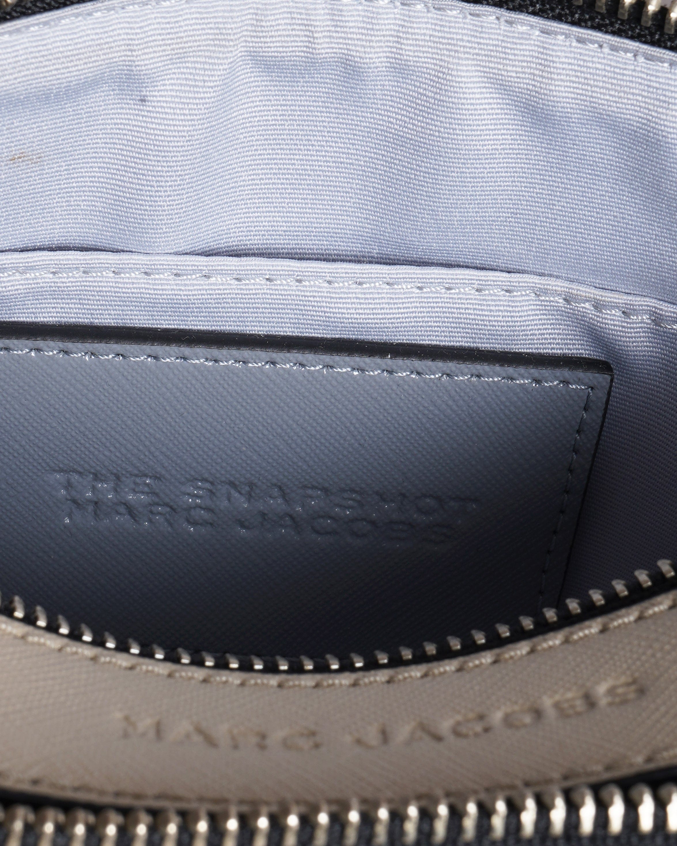 Marc Jacobs New Marc Jacobs snapshot crossbody bag in grey/beige