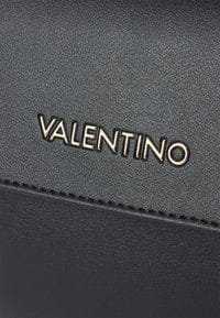 Valentino Bigs Cross Body Bag Nero