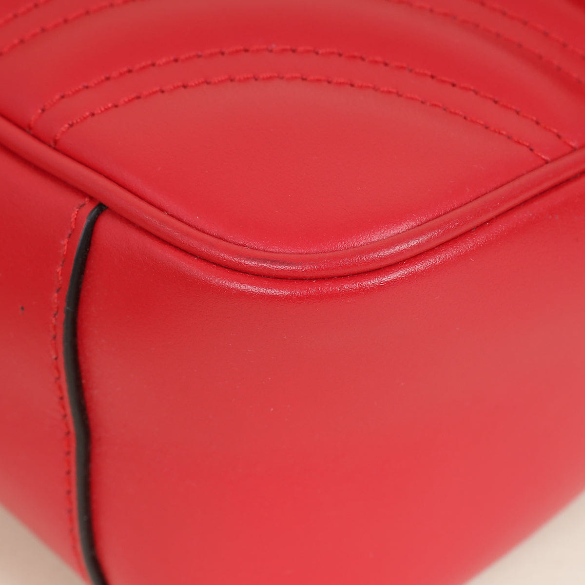 Gucci Bright Red GG Marmont Medium Shoulder Bag