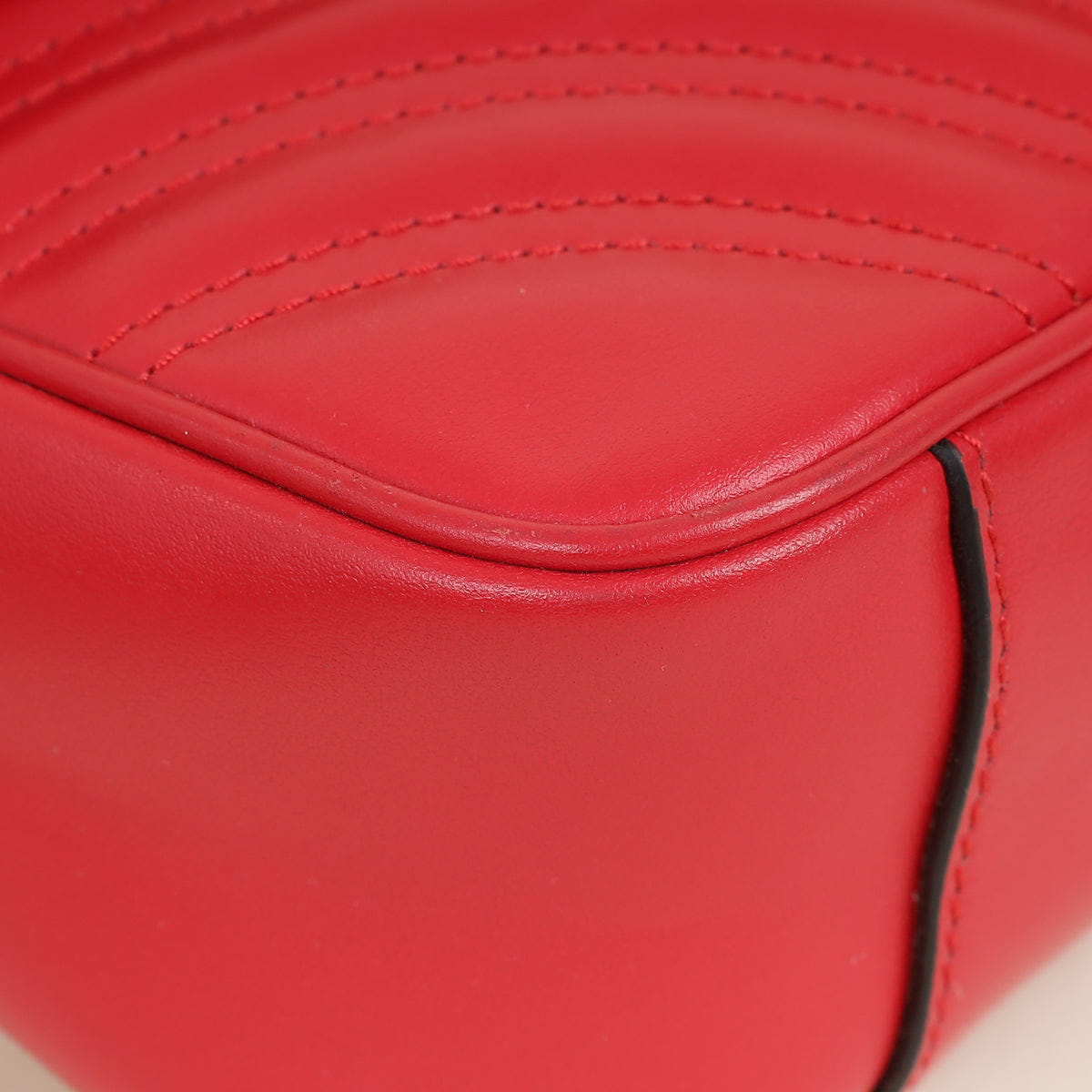 Gucci Bright Red GG Marmont Medium Shoulder Bag
