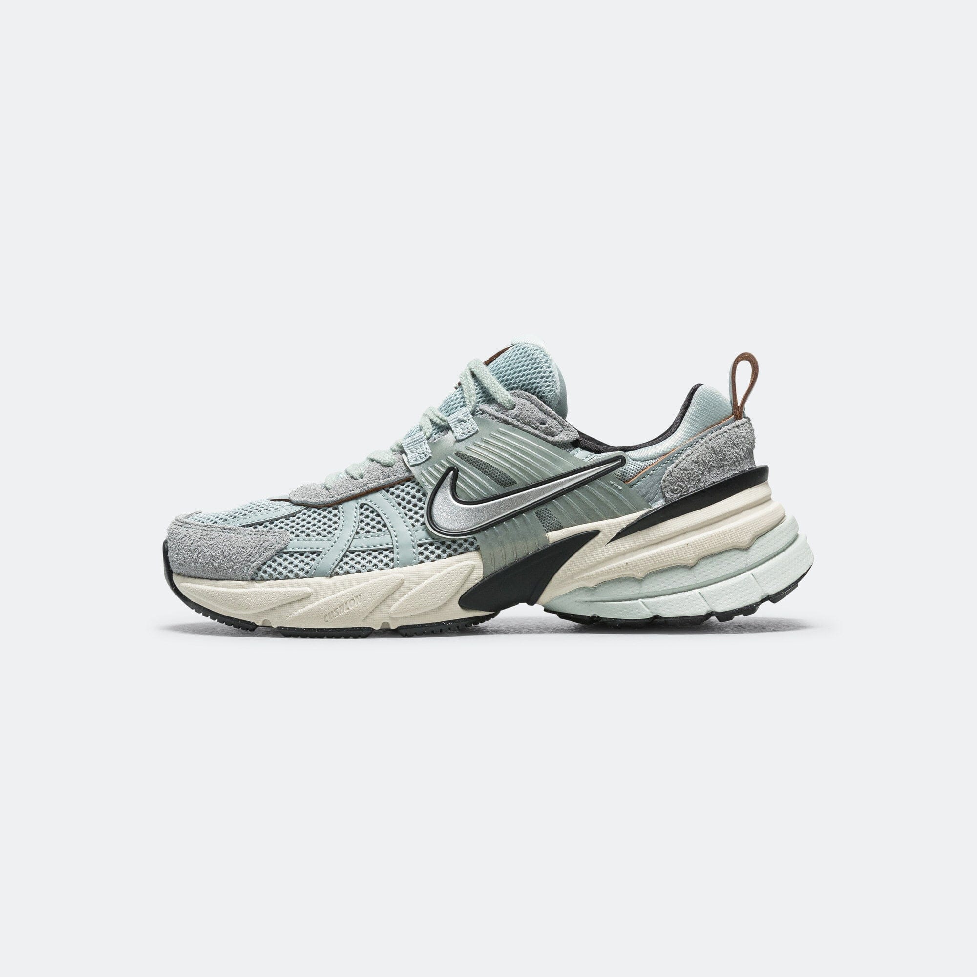 Nike Womens V2K Run - Light Pumice/Chrome - Lt Orewood Brown