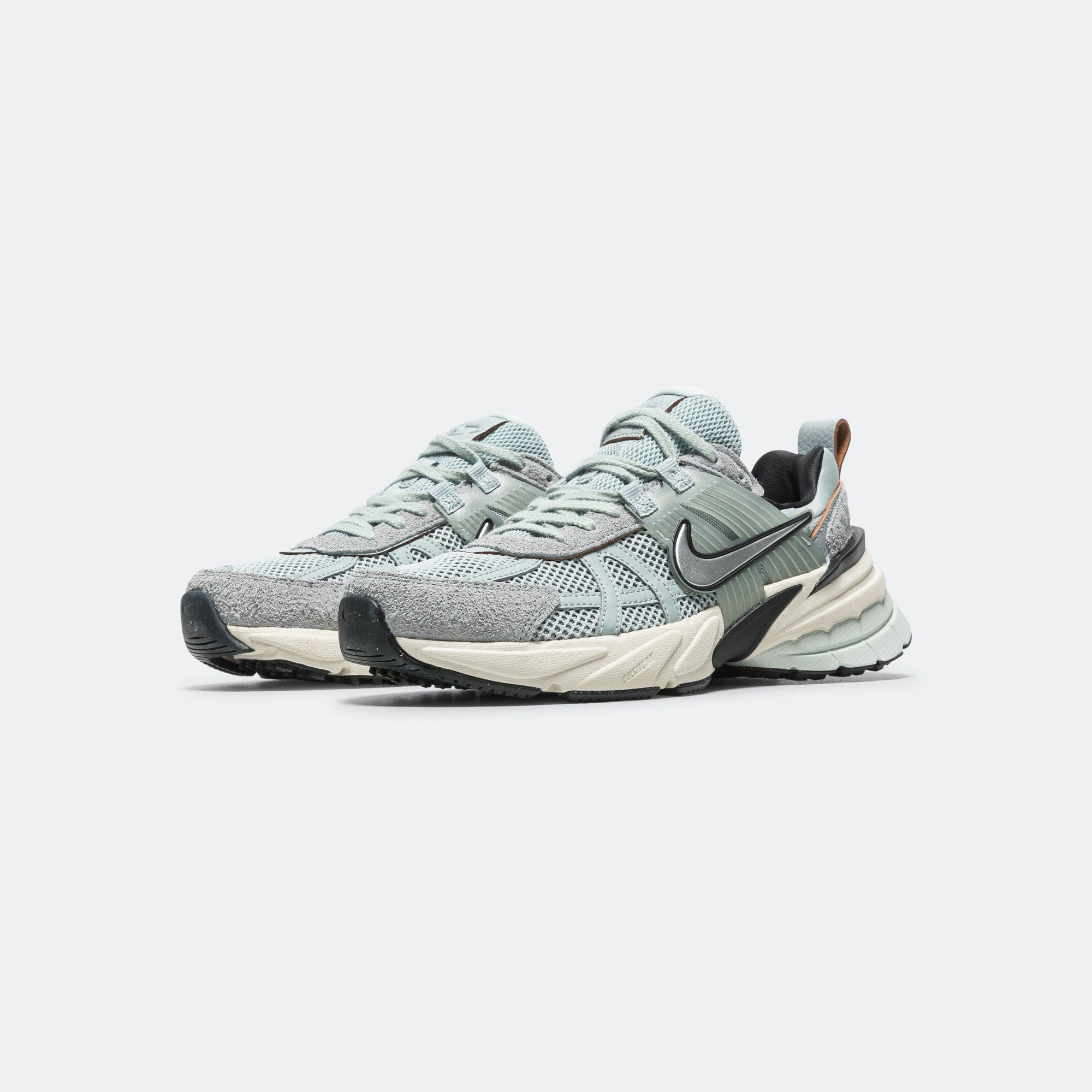 Nike Womens V2K Run - Light Pumice/Chrome - Lt Orewood Brown