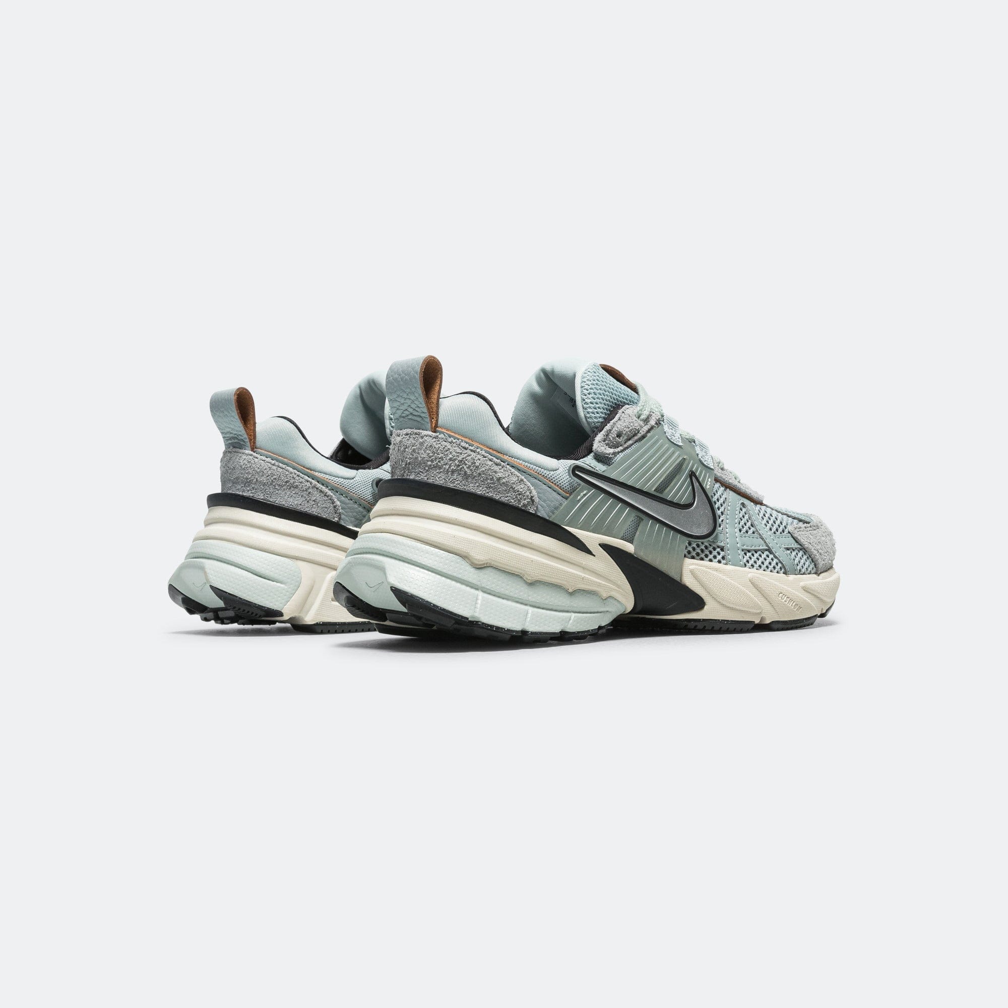 Nike Womens V2K Run - Light Pumice/Chrome - Lt Orewood Brown