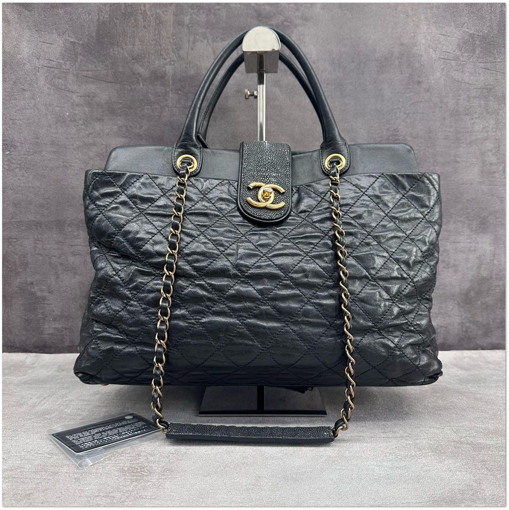 Chanel Black Distressed Lambskin Quilted CC Delivery Tote C19495543410