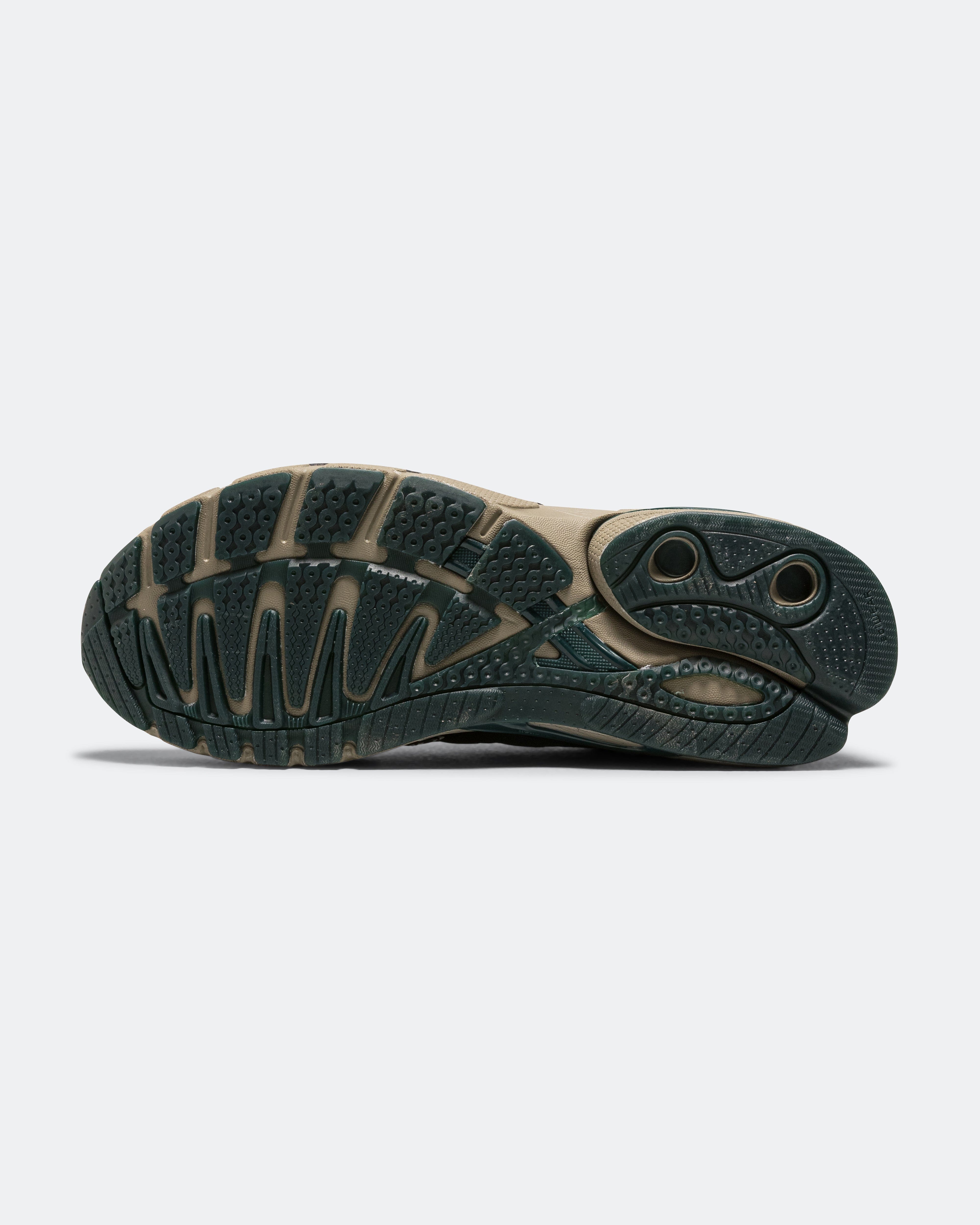 adidas Adistar Control 5 - Footwear White/Core Black - Aurora Ivy