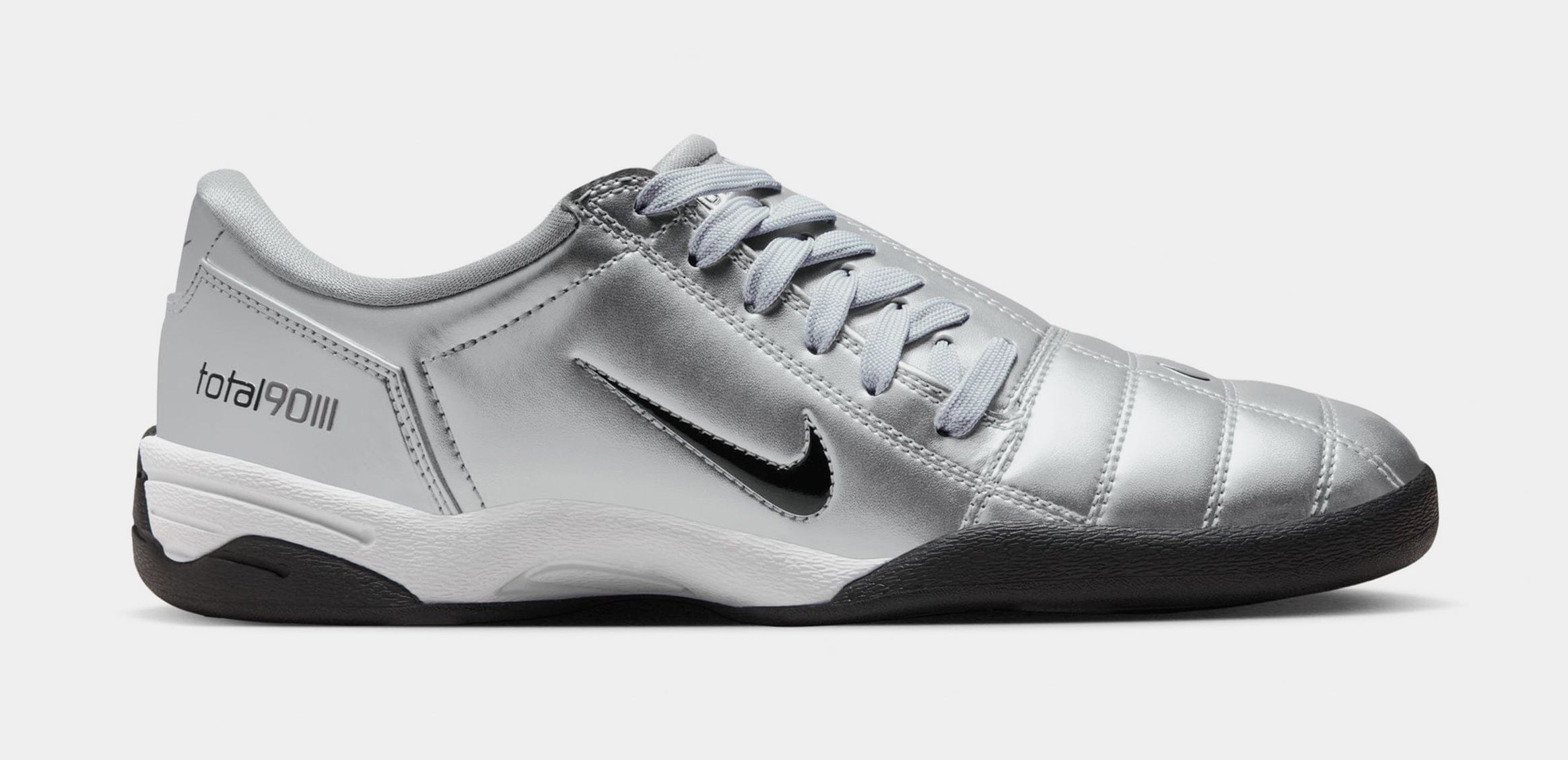 Nike Total 90 Womens Lifestyle Shoes (Metallic Silver/University Red/White/Black)