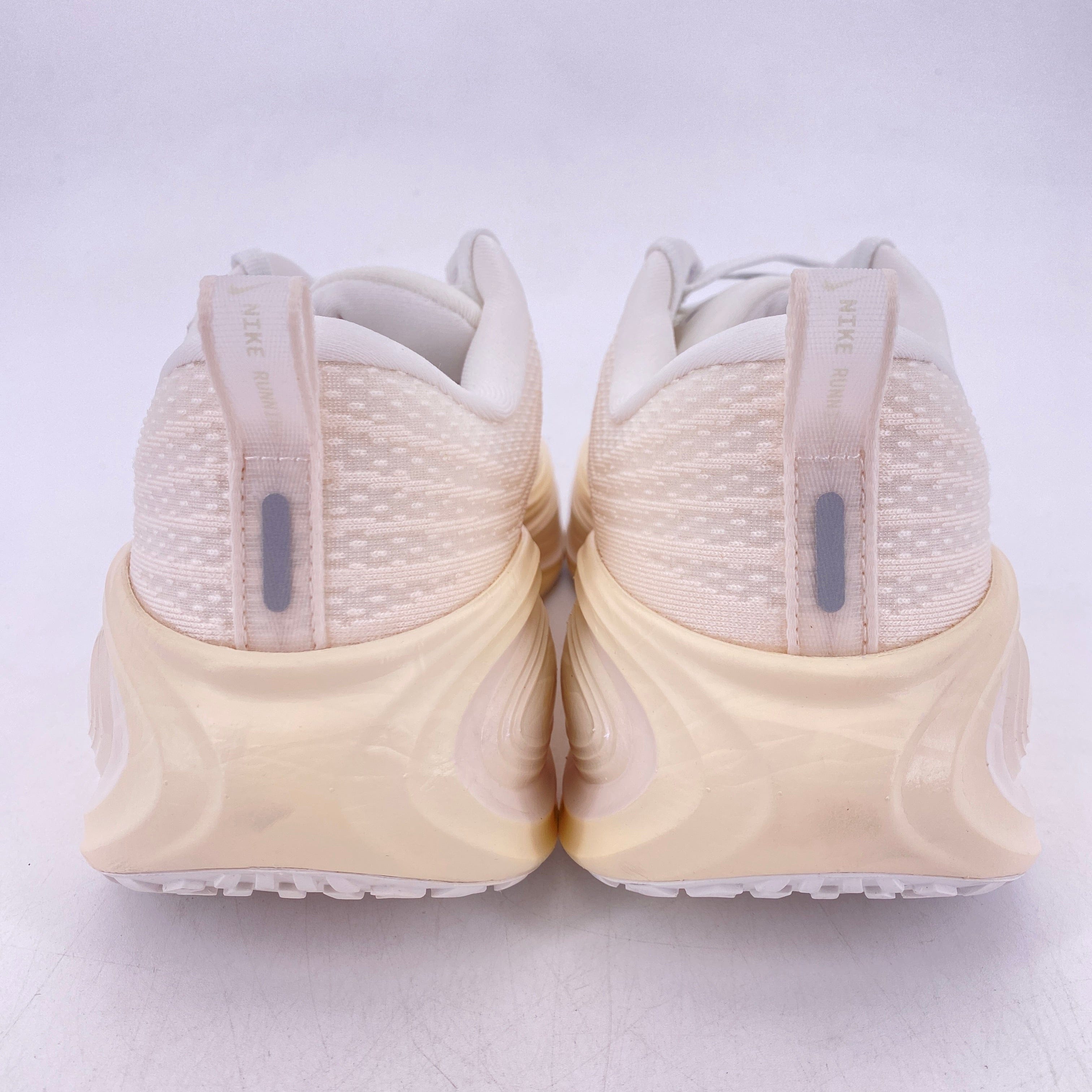 Nike (W) Vomero Plus ESS Summit White Phantom Chalk 2026 New Size 9.5W