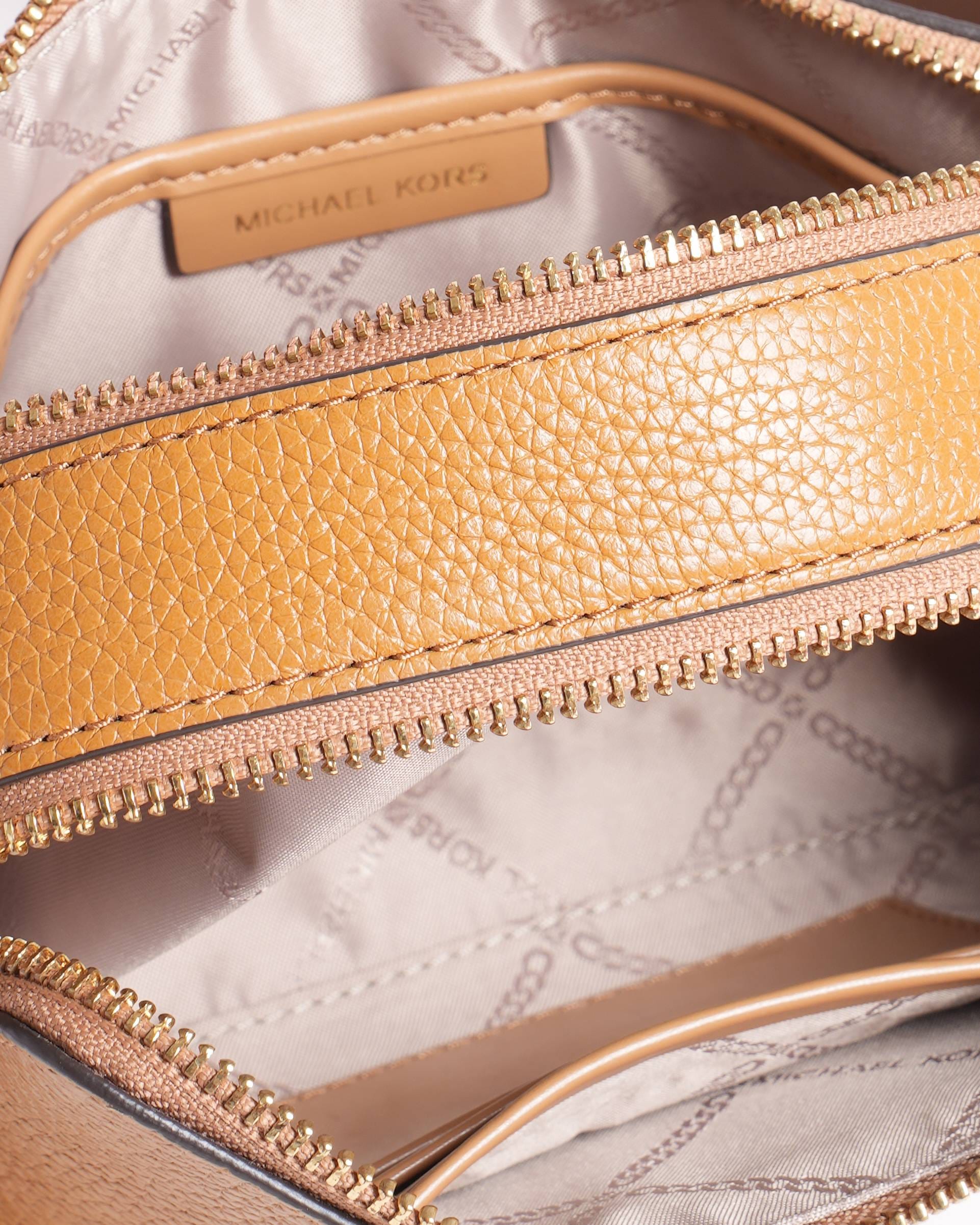 Michael Kors Jet Set Small Pebbled Leather Shoulder bag