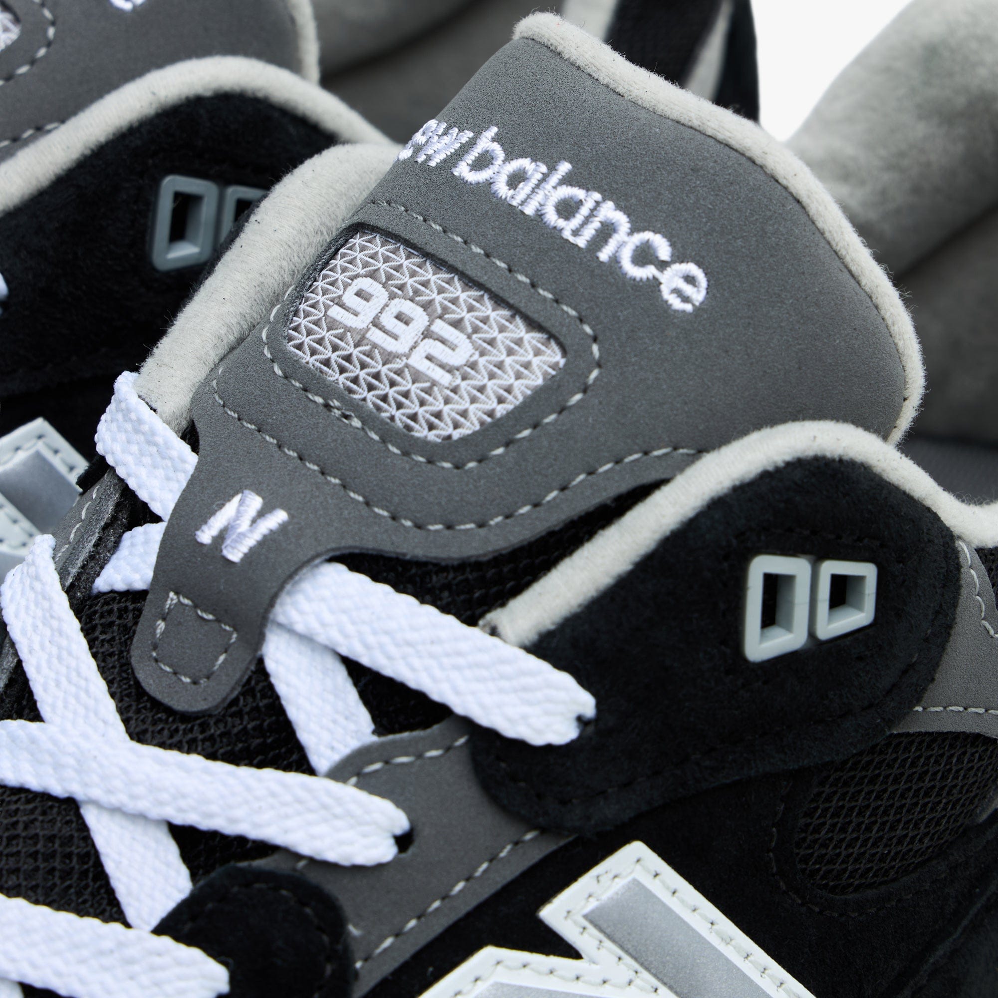 New Balance Made in USA 992 Core Black / White
