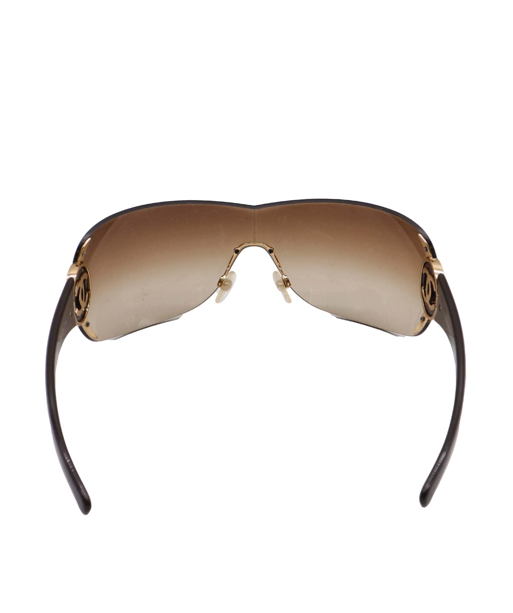 Chanel Vintage 2000's Visor Style Sunglasses With case ASC7004